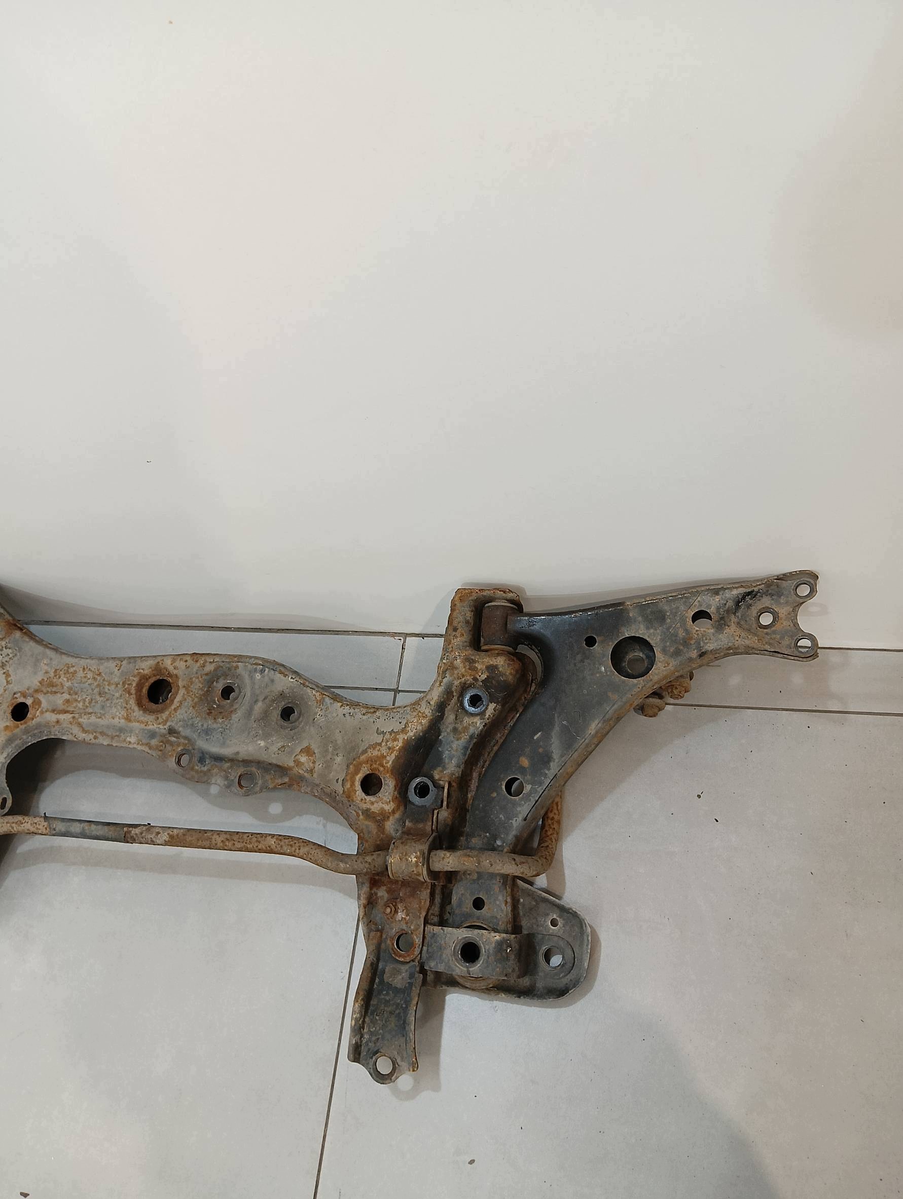 axle beam springing front E11 Toyota Corolla VIII (1995-2000)