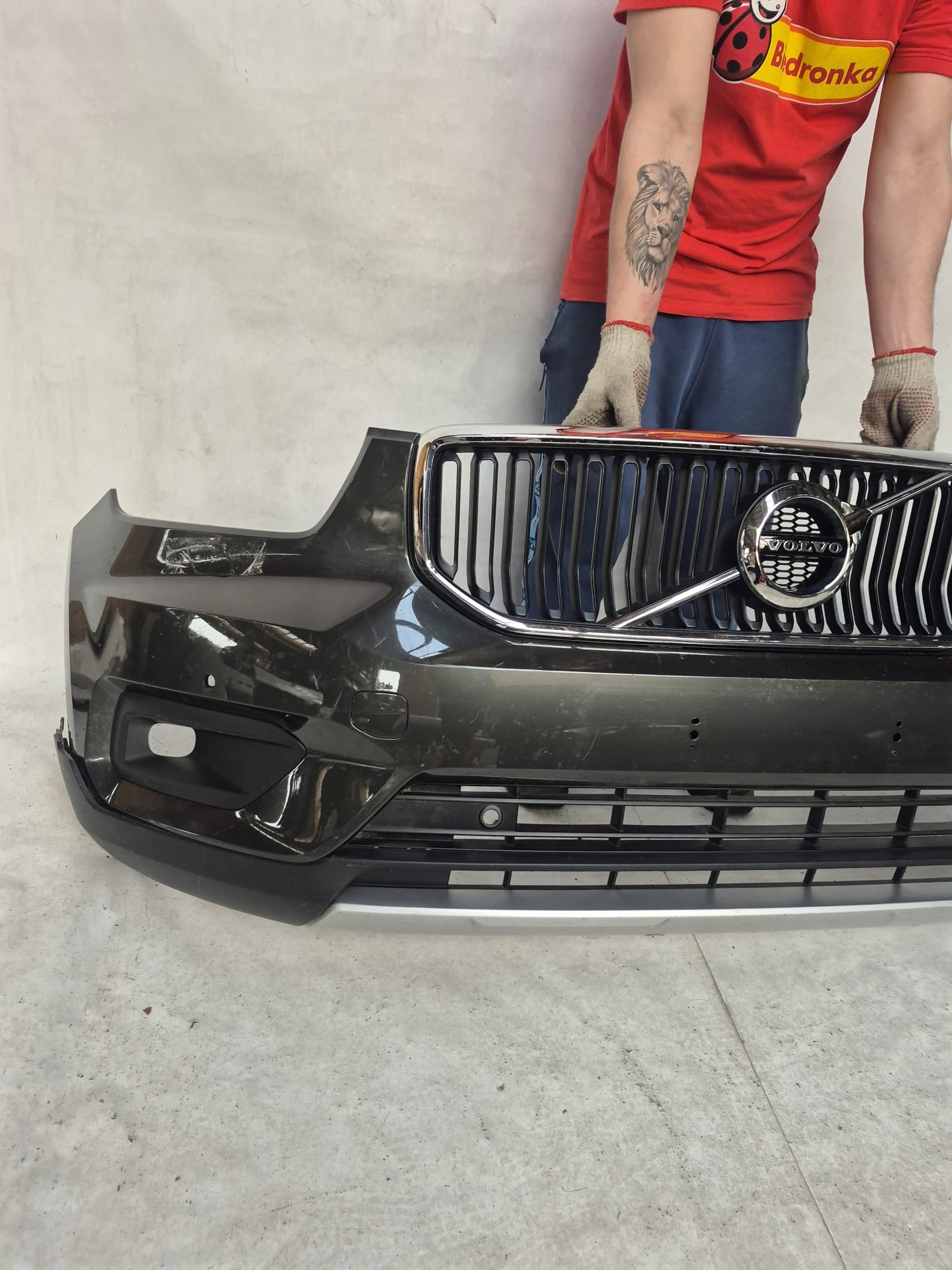 VOLVO XC40 17- bumper front front PDC