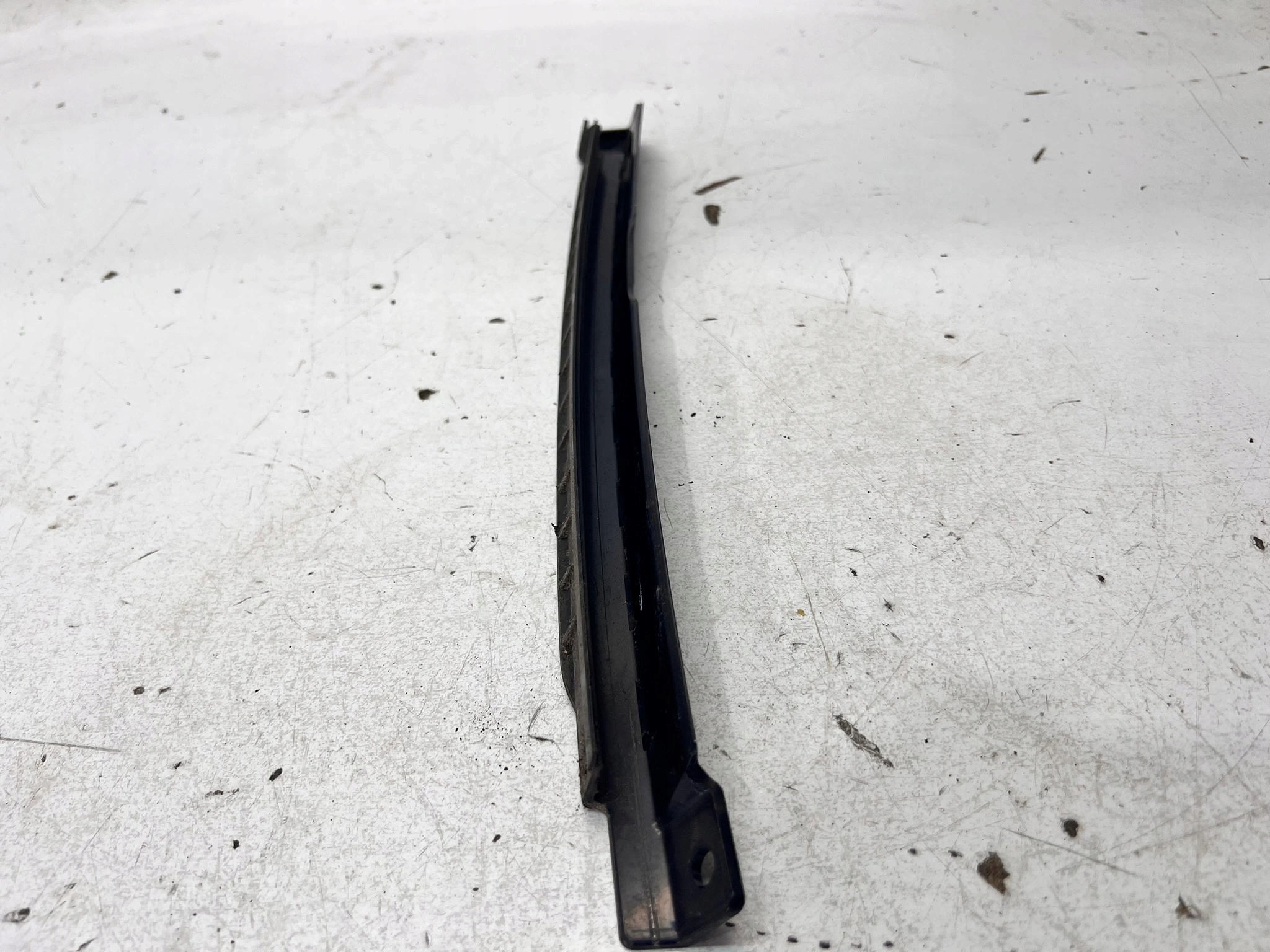 PROWADNICA windows left rear part AUDI Q7 4M 4M0839067