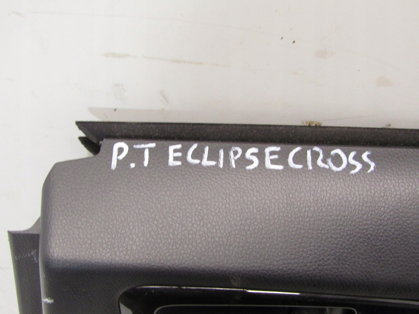 дверные карты задний правый mitsubishi ECLIPSE CROSS