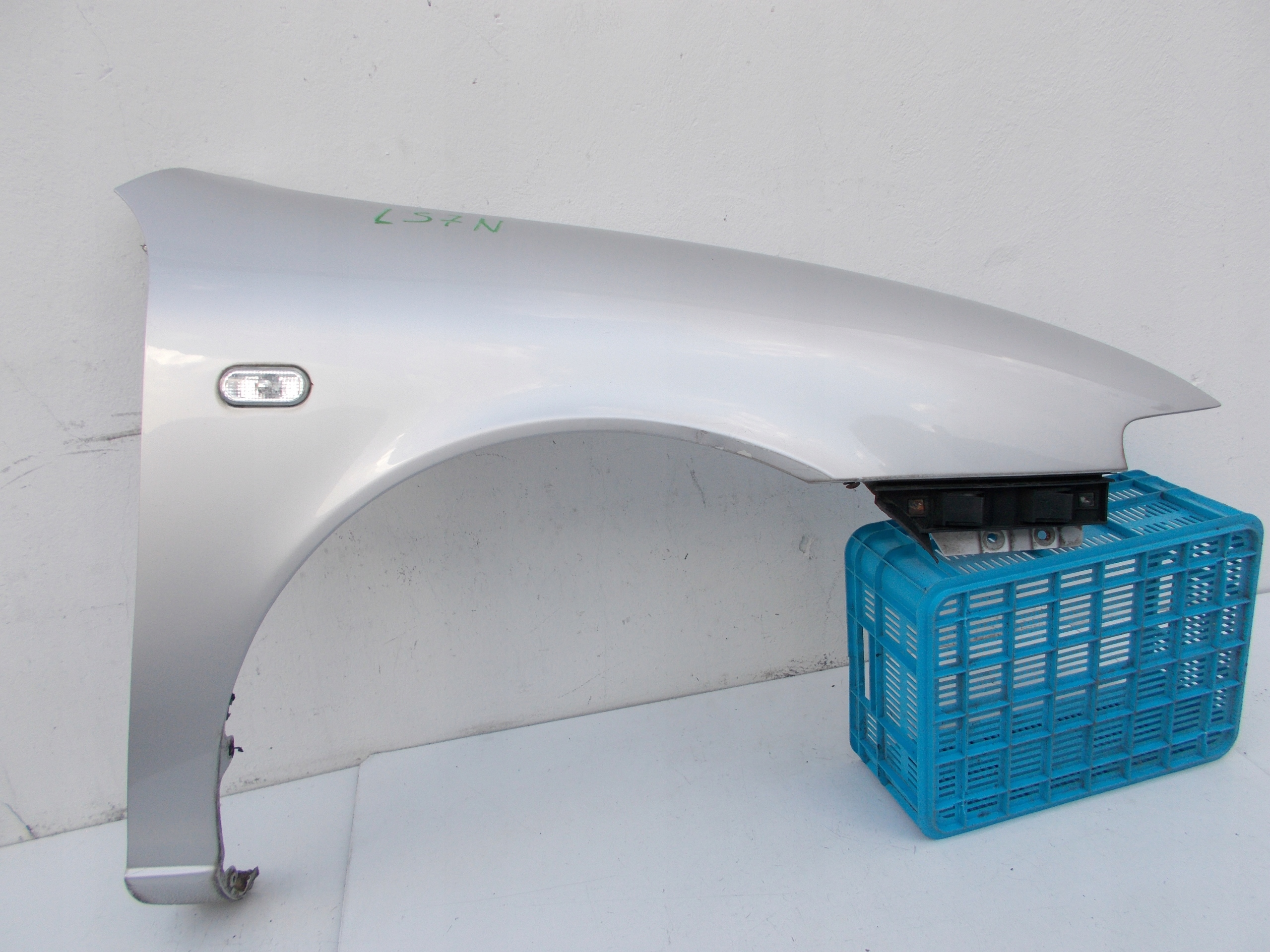 BŁOTNIK SEAT LEON I TOLEDO II 2 PRAWY L57N