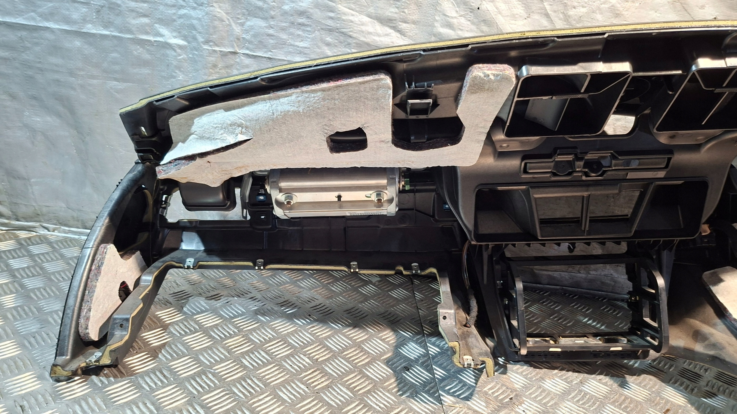 dashboard instrument panel cockpit BMW E90 E91