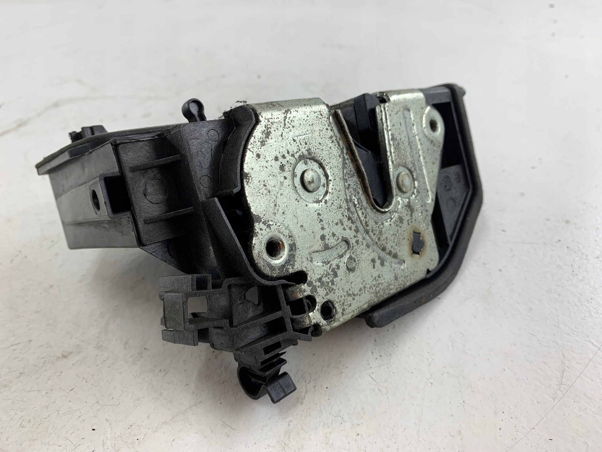 BMW E60 E61 lock door right rear part 7167076