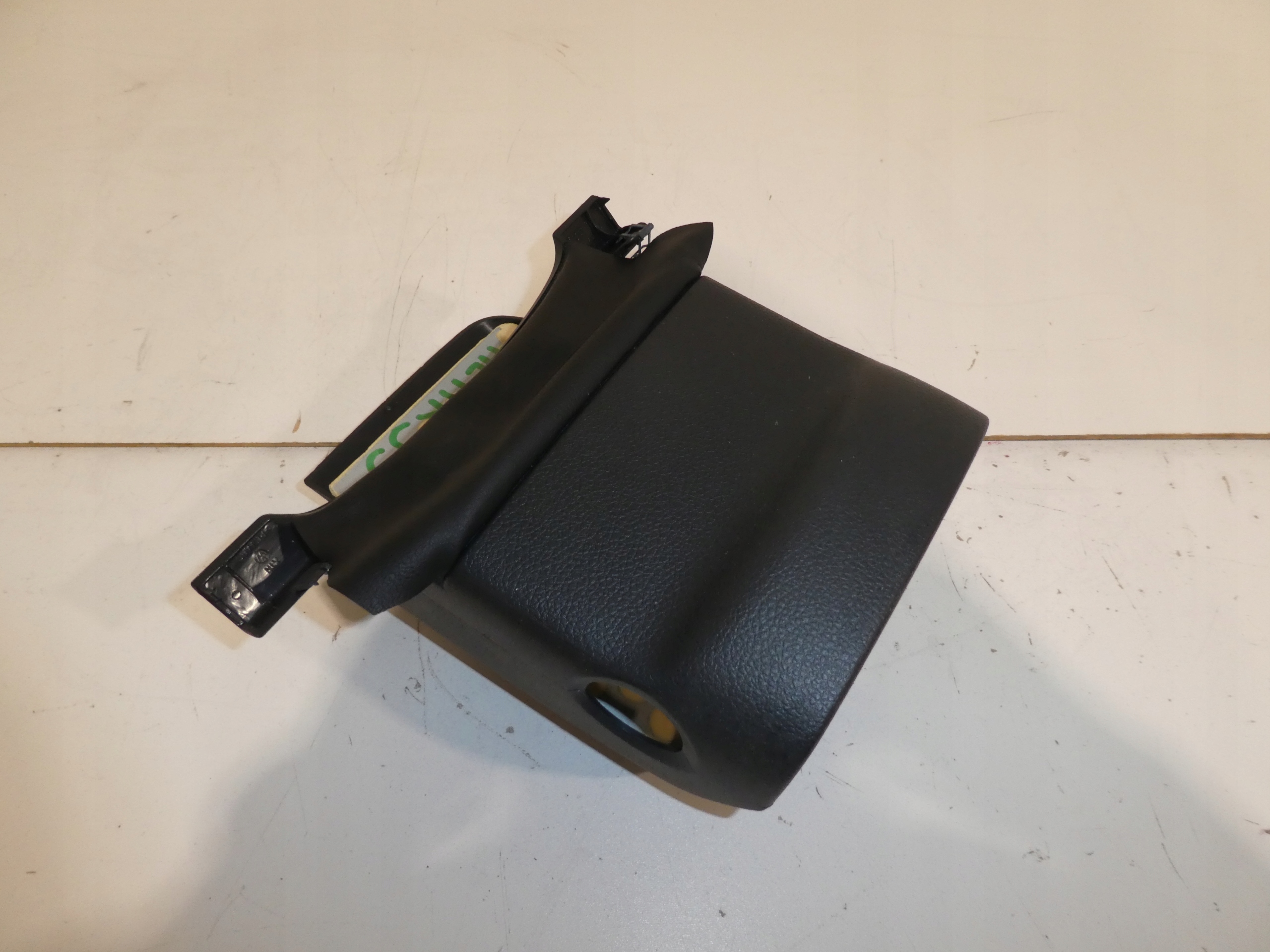 VW TIGUAN 5N obal volantu 5N0858565B