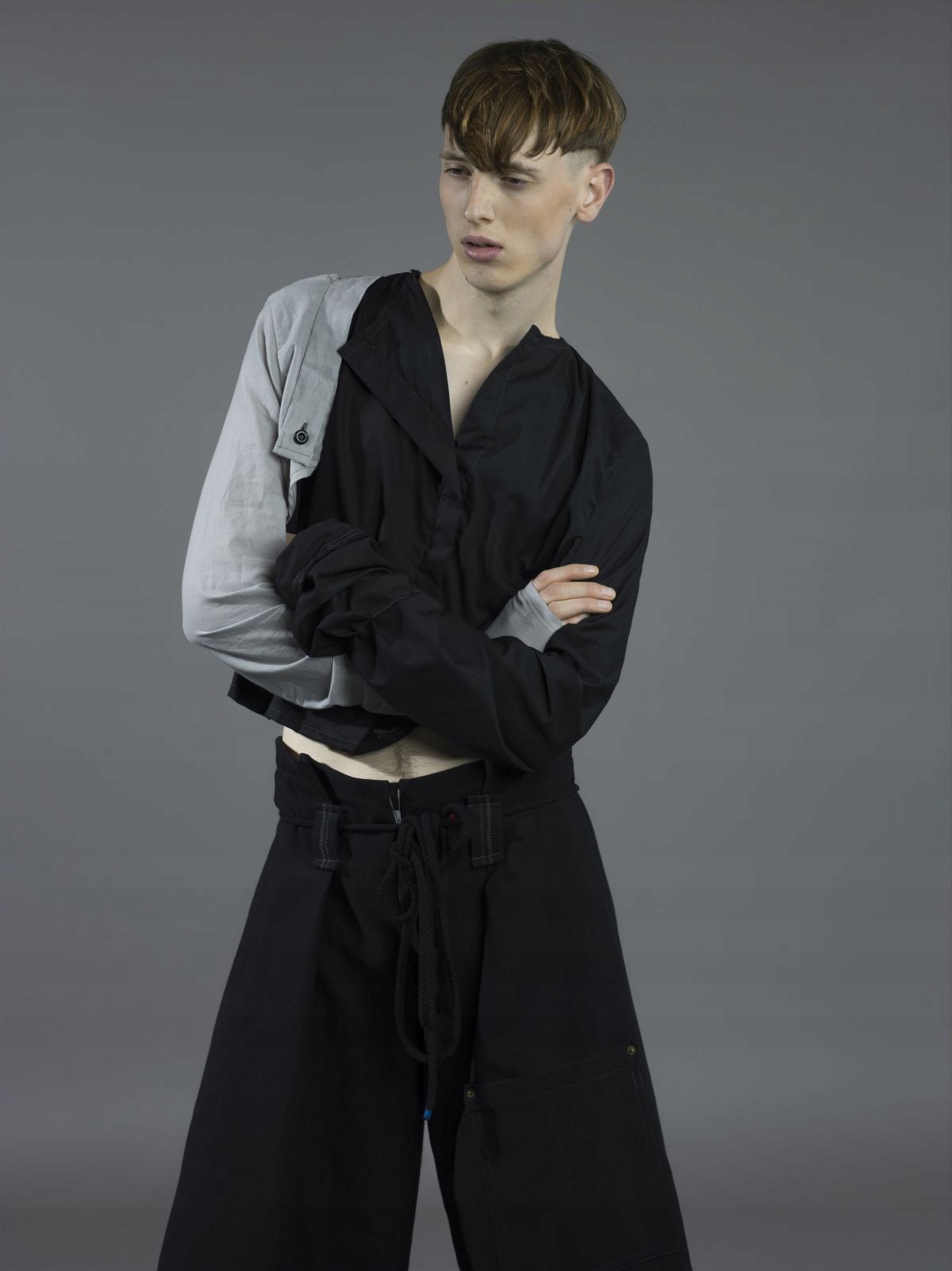 Tło kartonowe Colorama SMOKE GREY 1,35x11m Długość tła 11 m