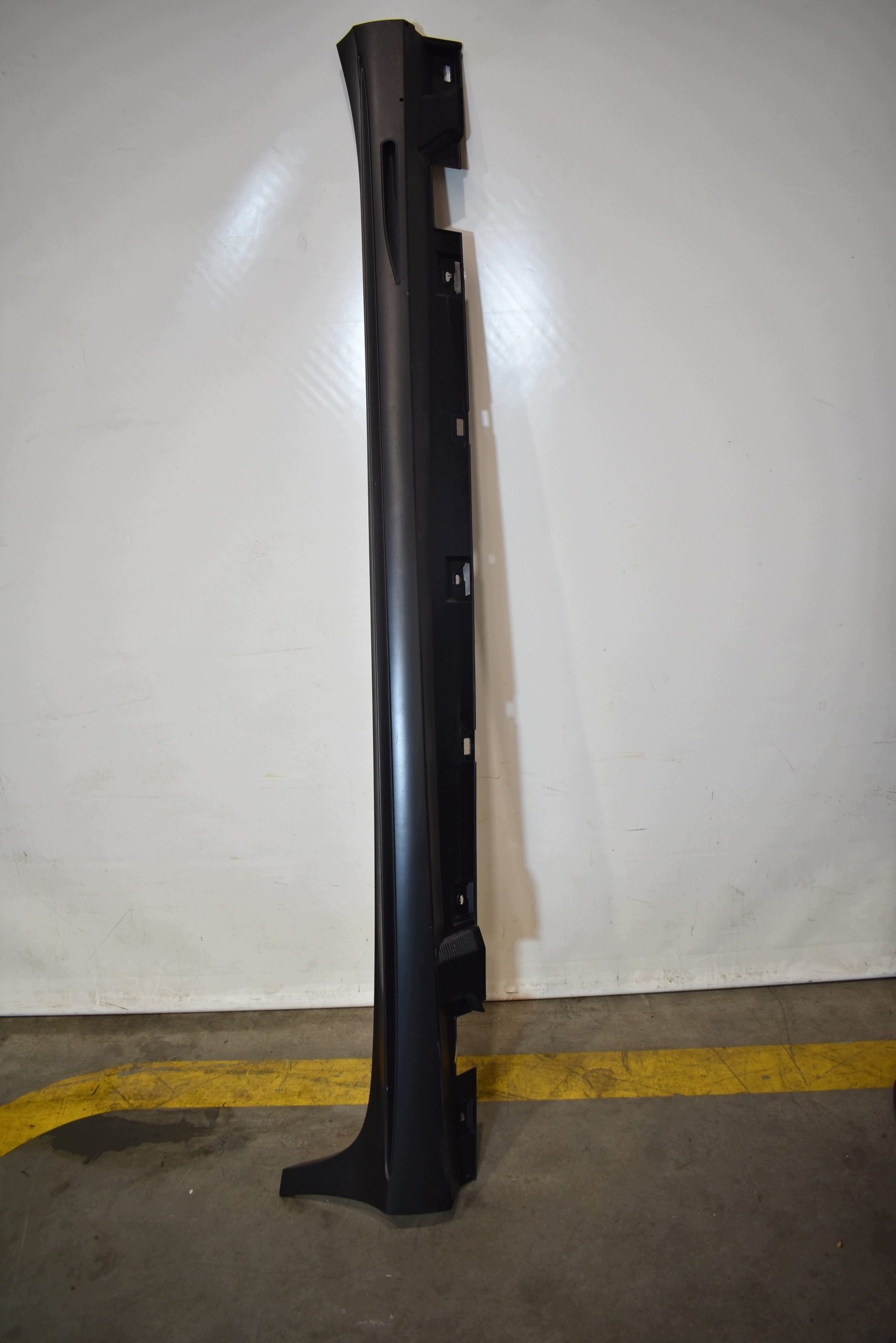 IDEALNA moulding threshold right MERCEDES X290 GT AMG 1