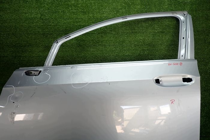 VW GOLF VIII 8 door left front front