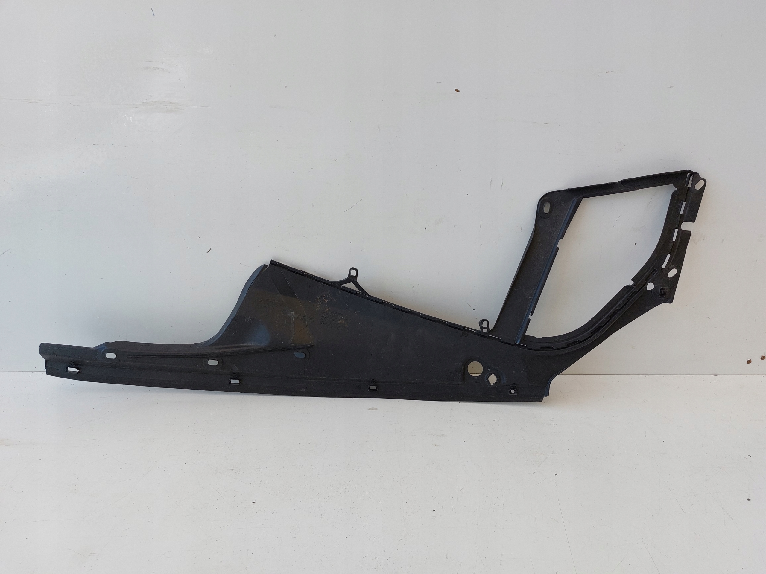 BMW 5 F10 F11 брызговик левый 7019803