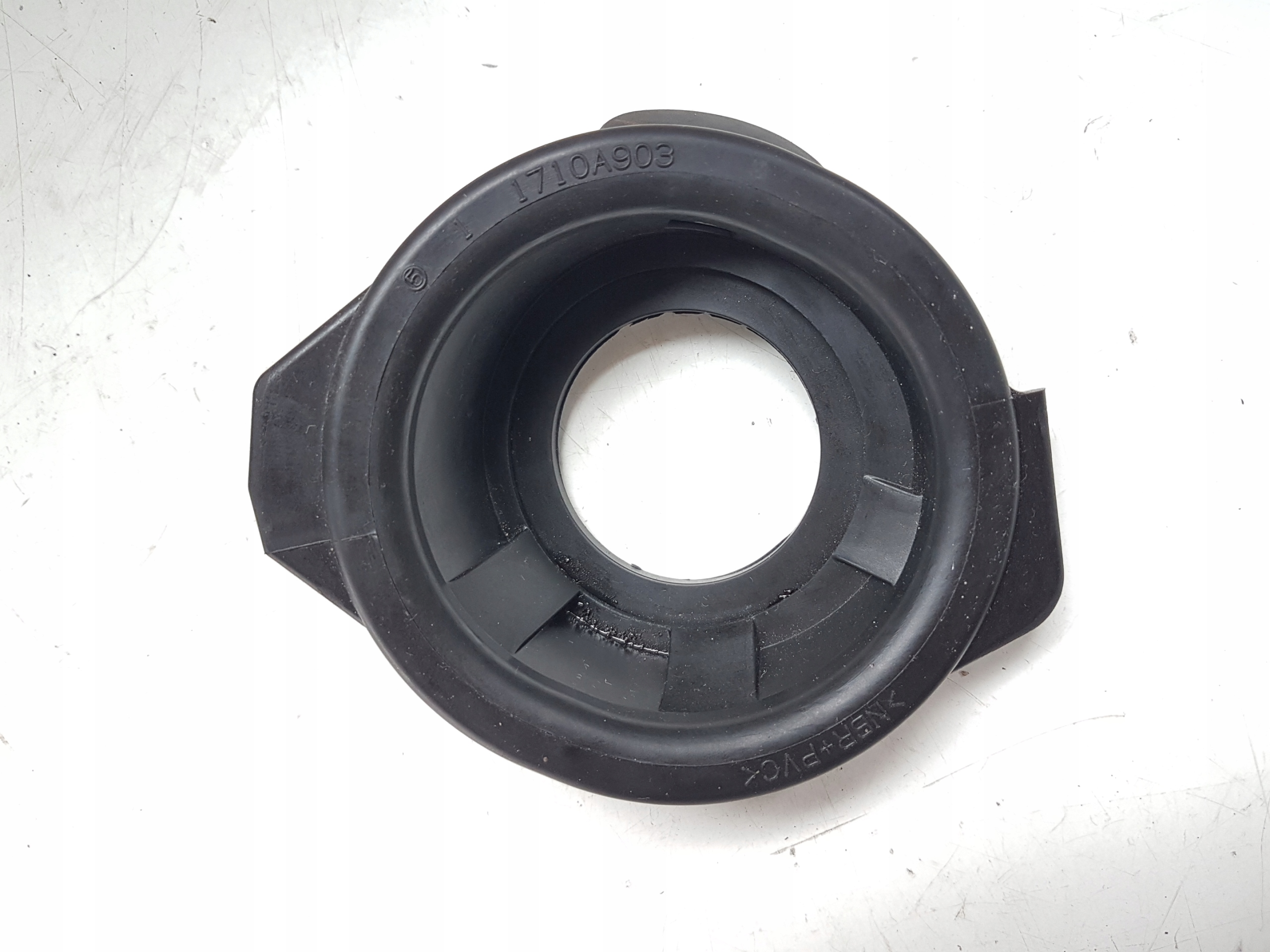 USZCZELKA GUMA WLEWU PAL MITSUBISHI ECLIPSE CROSS