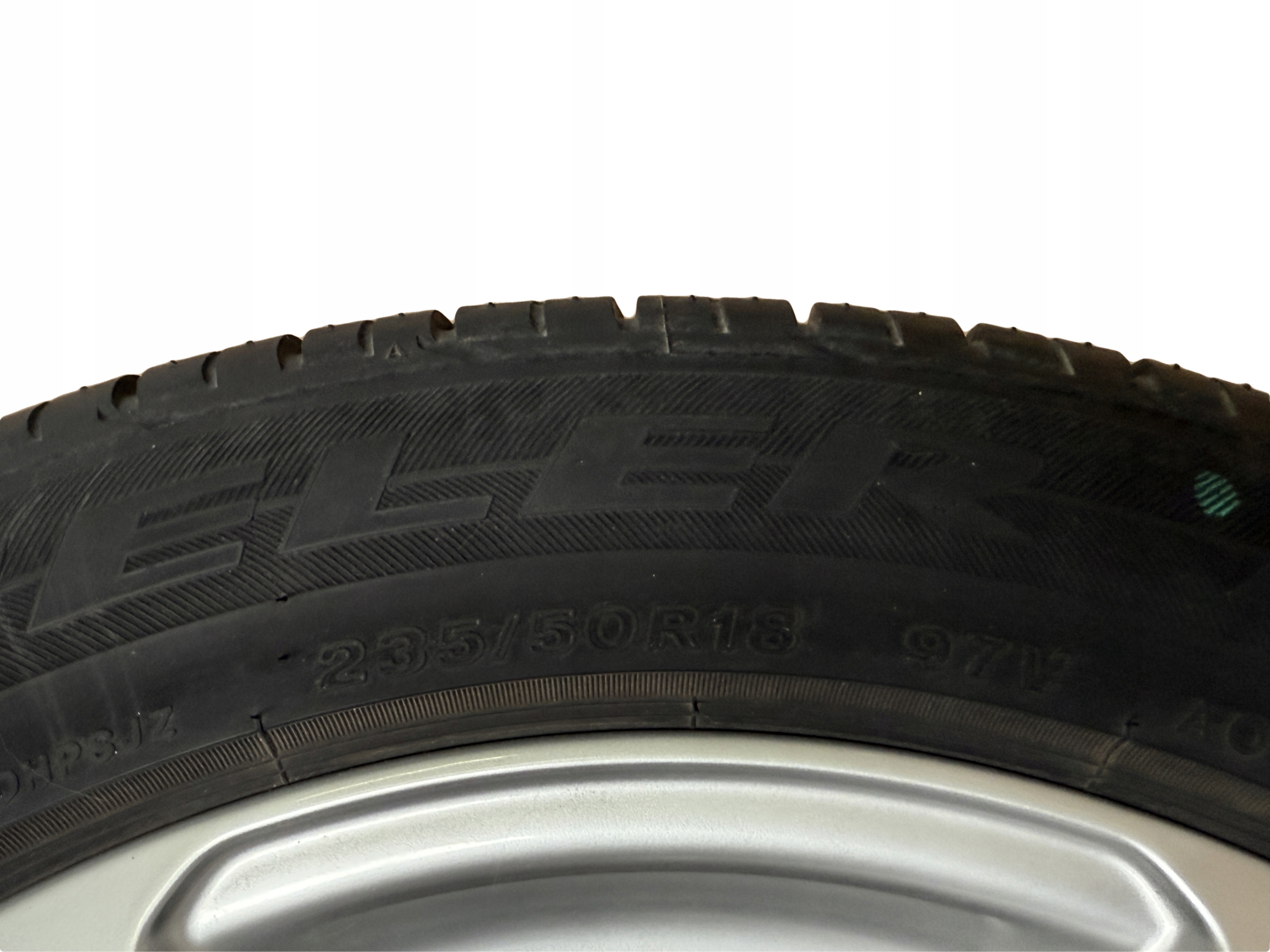 AUDI Q3 8U wheels discs 235/50R18 BRIDGESTONE