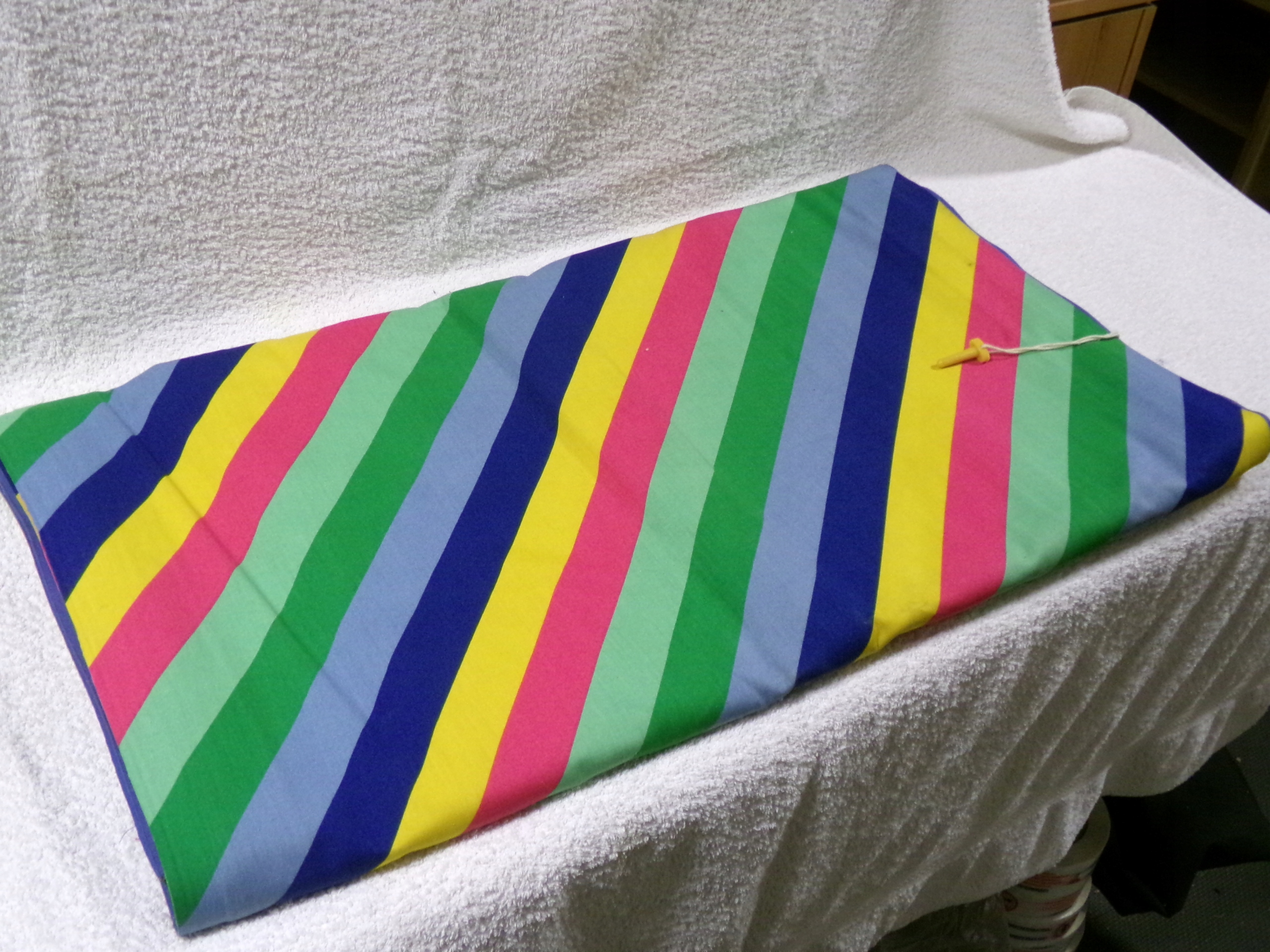 ORYGINALNY STARY MATERAC DMUCHANY