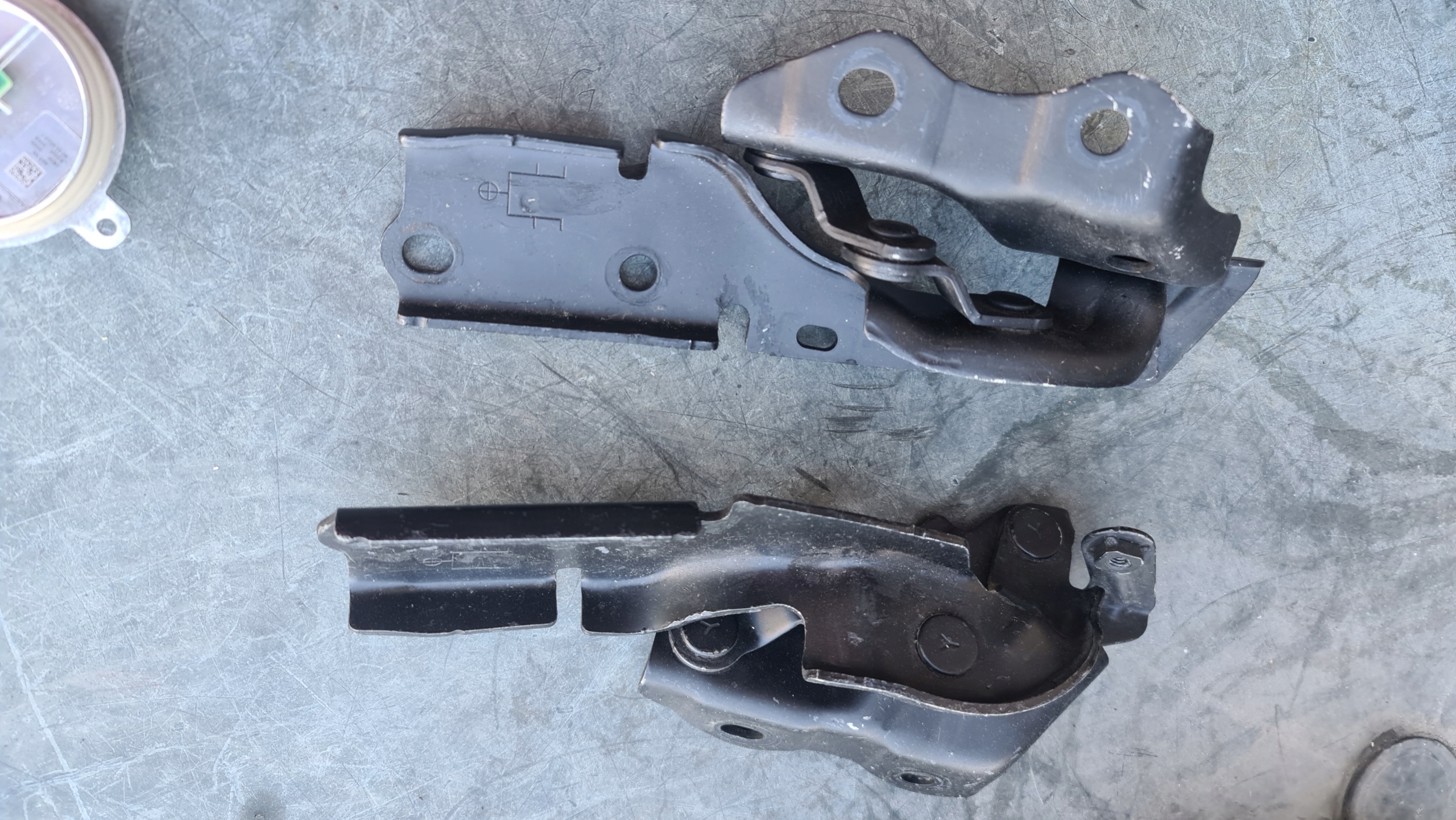 Lexus IS III 13-21 петлі капота