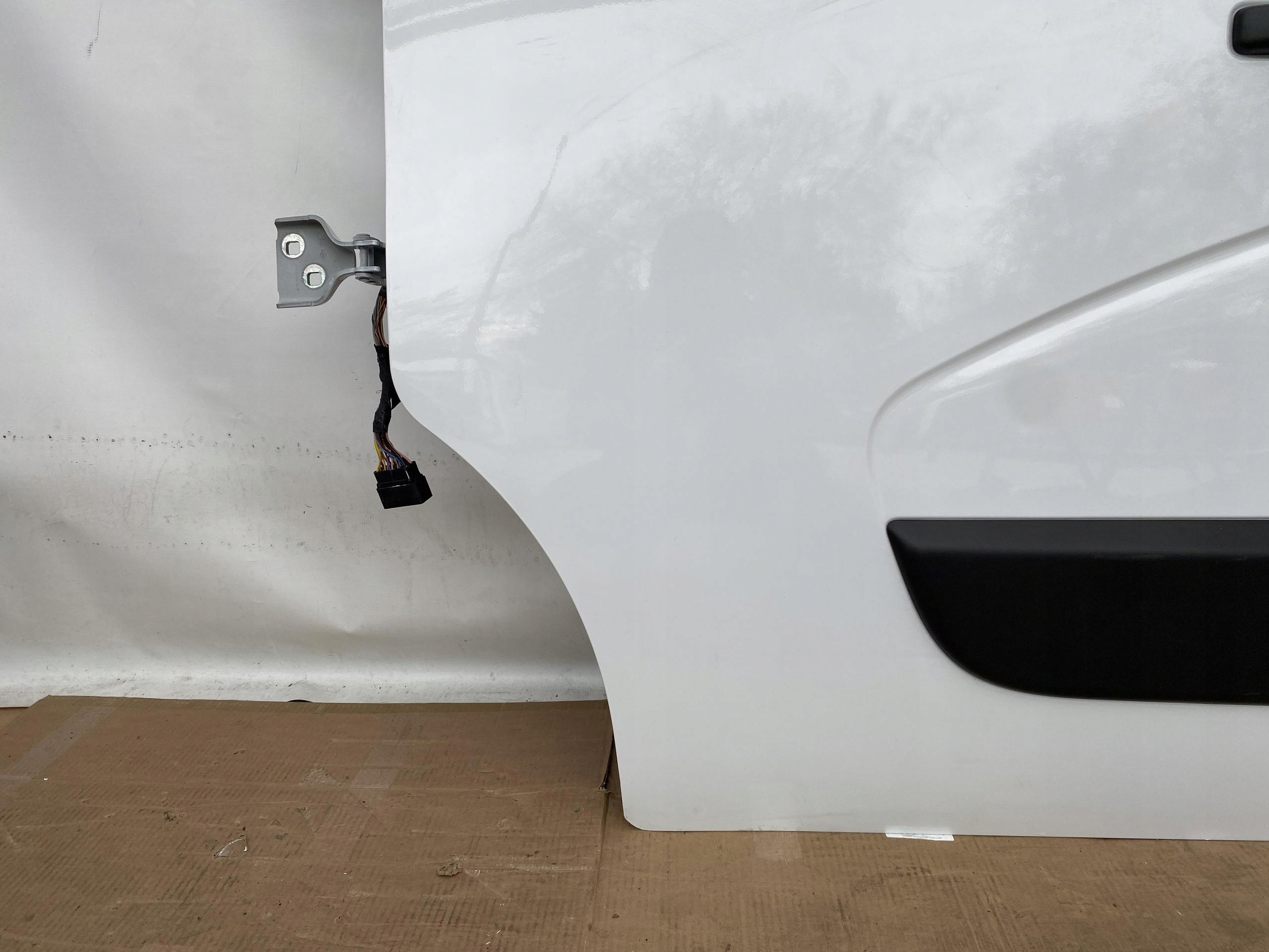 MASTER 3 MOVANO B NV400 10- door left front front BIALE DO ZALOZENIA