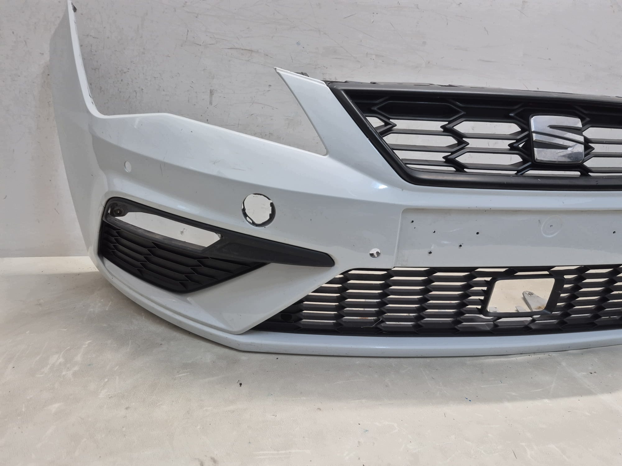 SEAT LEON III 5F LIFT FR 17- nárazník předek přední PDC 5F0807221AB