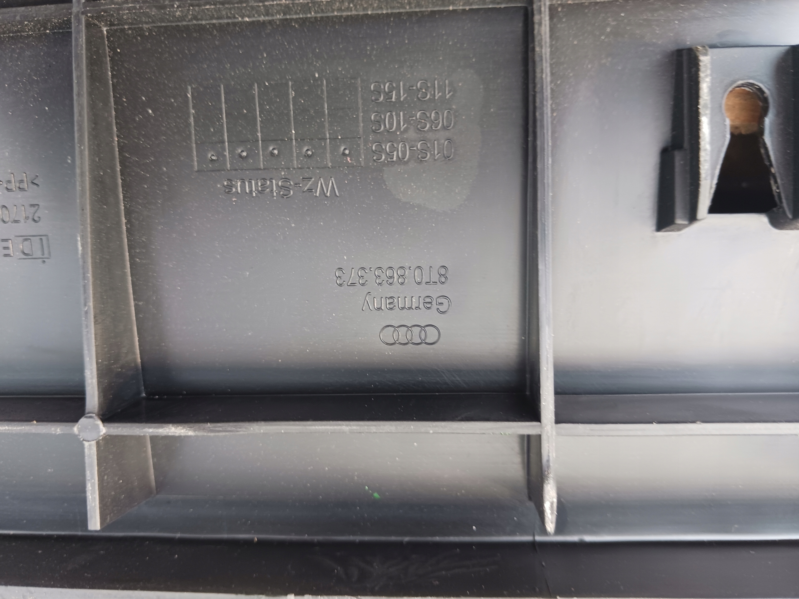 obal kola rezervního AUDI A5 8T 8T0863373