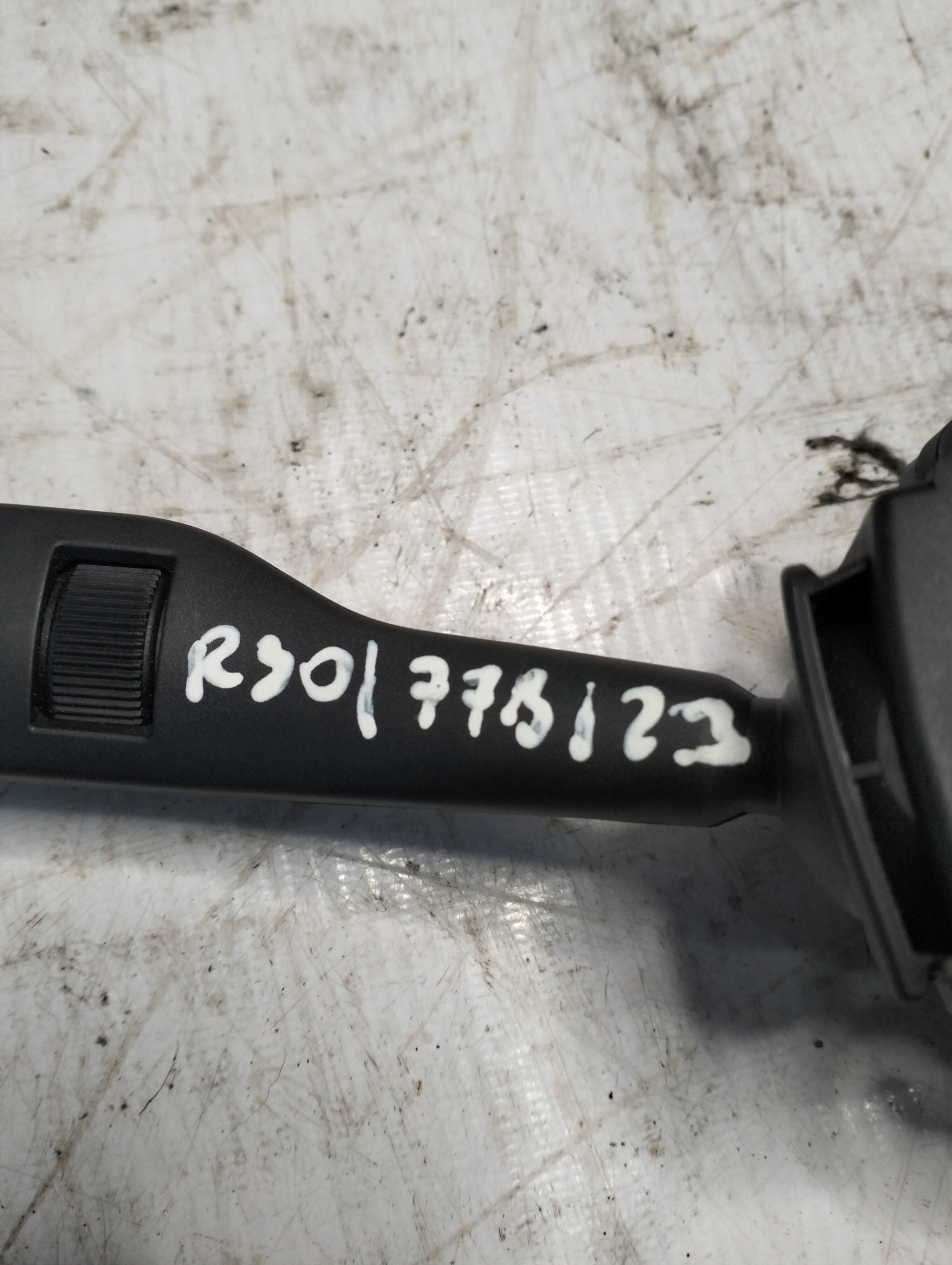 BMW 3 E46 COMPACT steering wheel levers and controls ring MIGACZE of a wiper 8377488