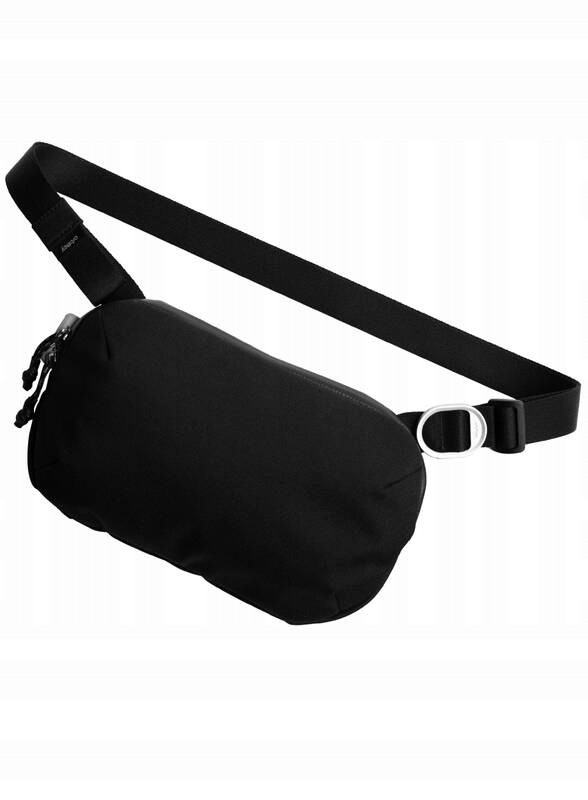 Stylová taška přes rameno Orbitkey Urban Sling Mini 2 l černá