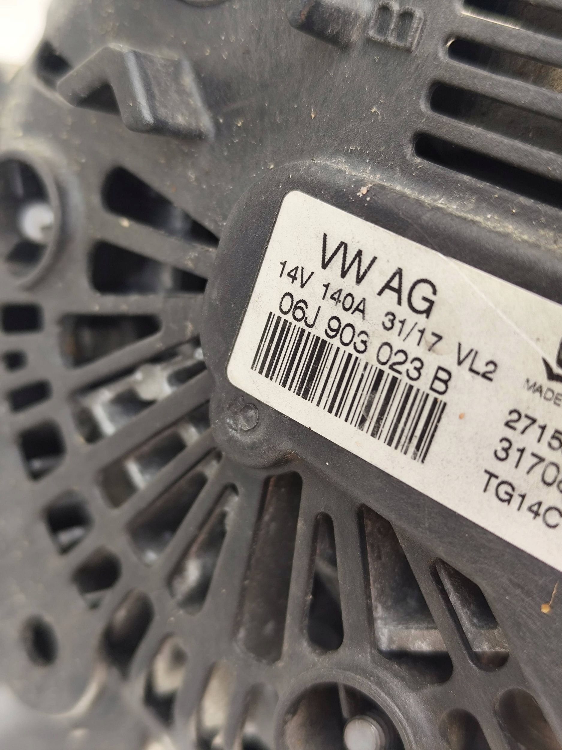 VW GOLF VII 2.0 GTI ALTERNATOR 06J903023B