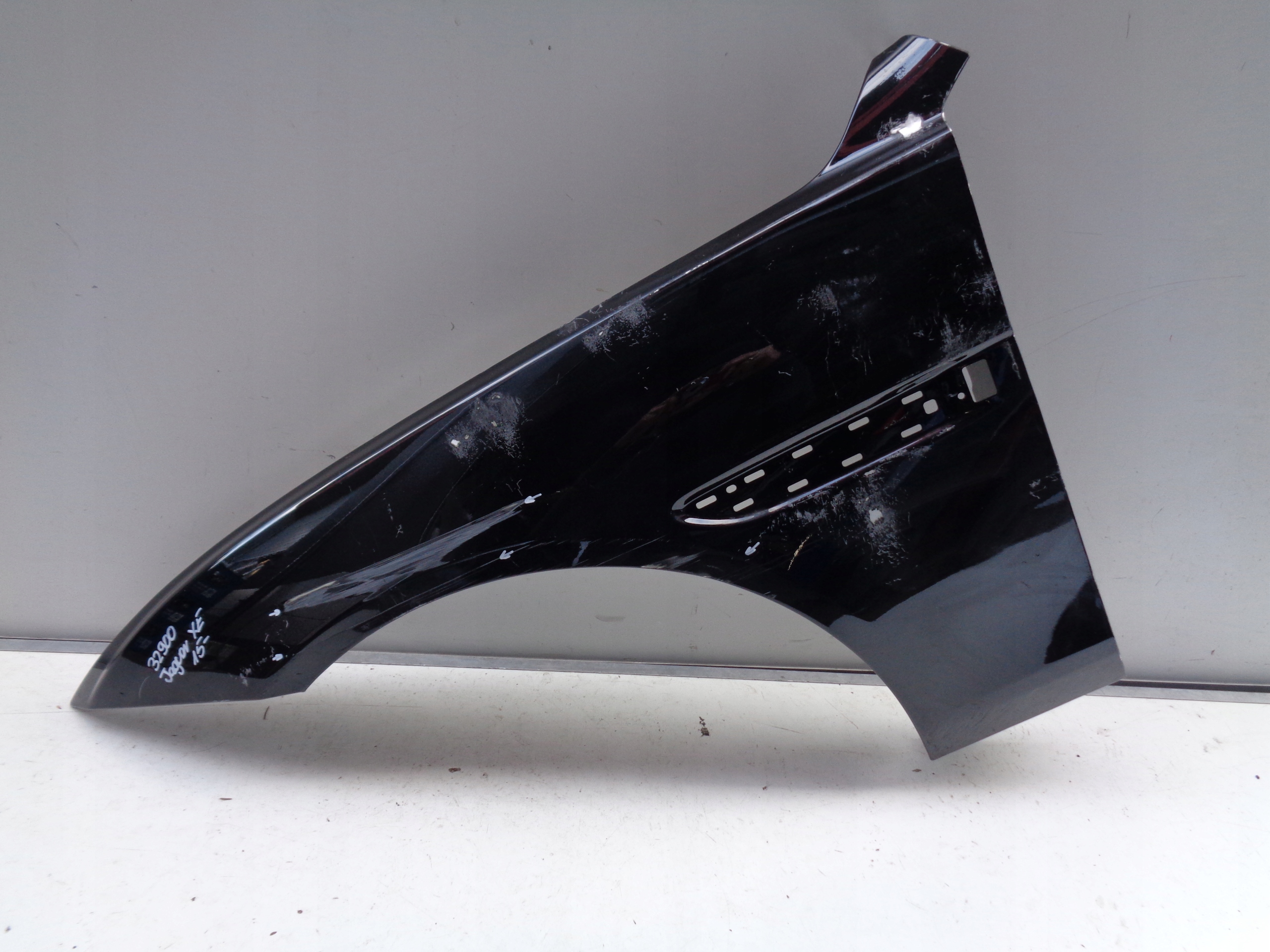 fender left front JAGUAR XE 15- NR 32900