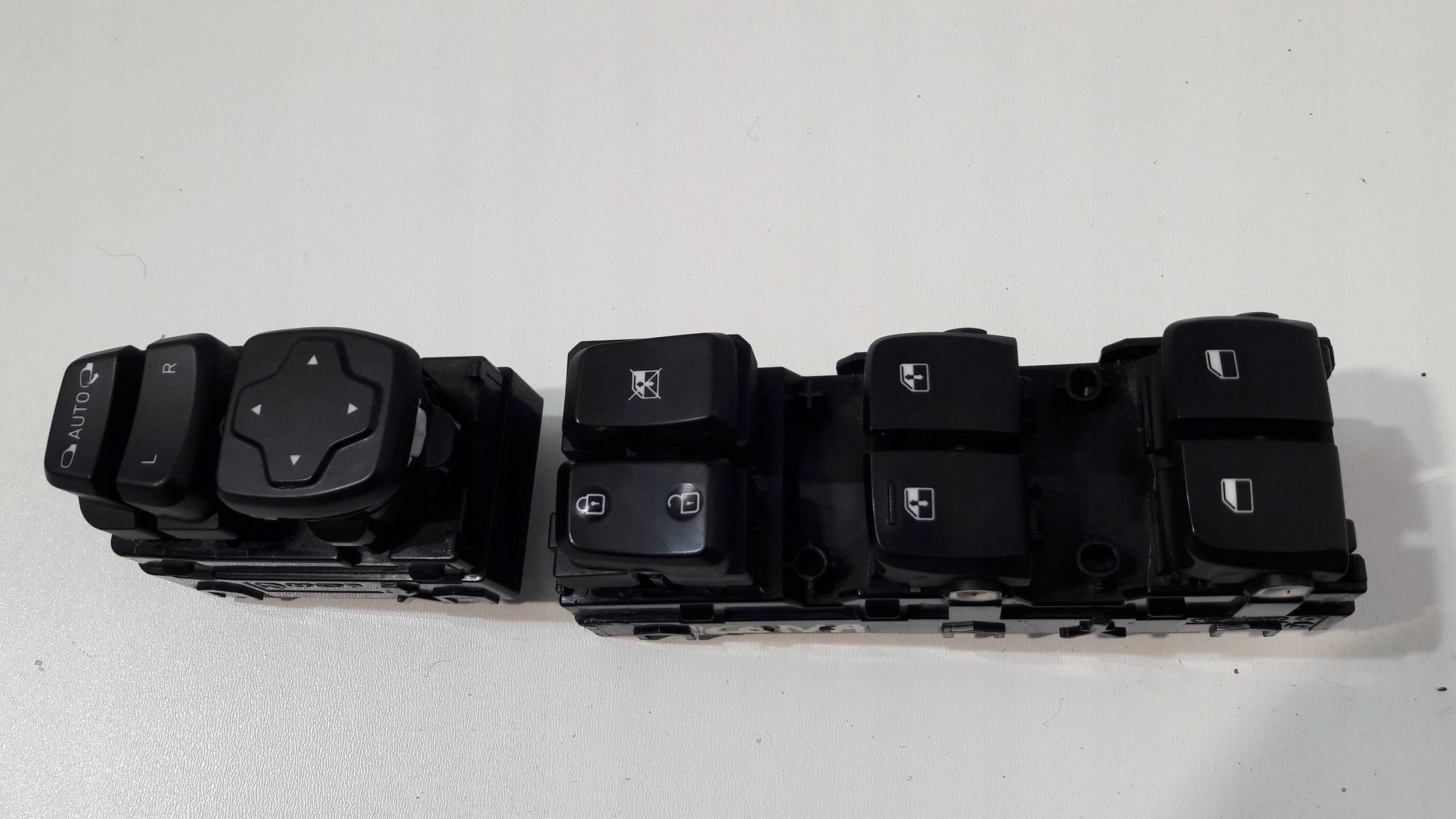 Hyundai Kona 2018 Panel window control switch of mirrors 93570-J9250 (NR11)