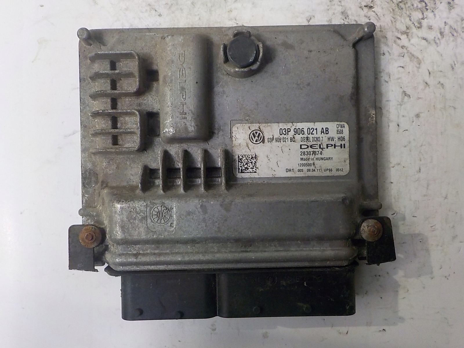 VW computer control unit 03P906021AB 03P906021BC