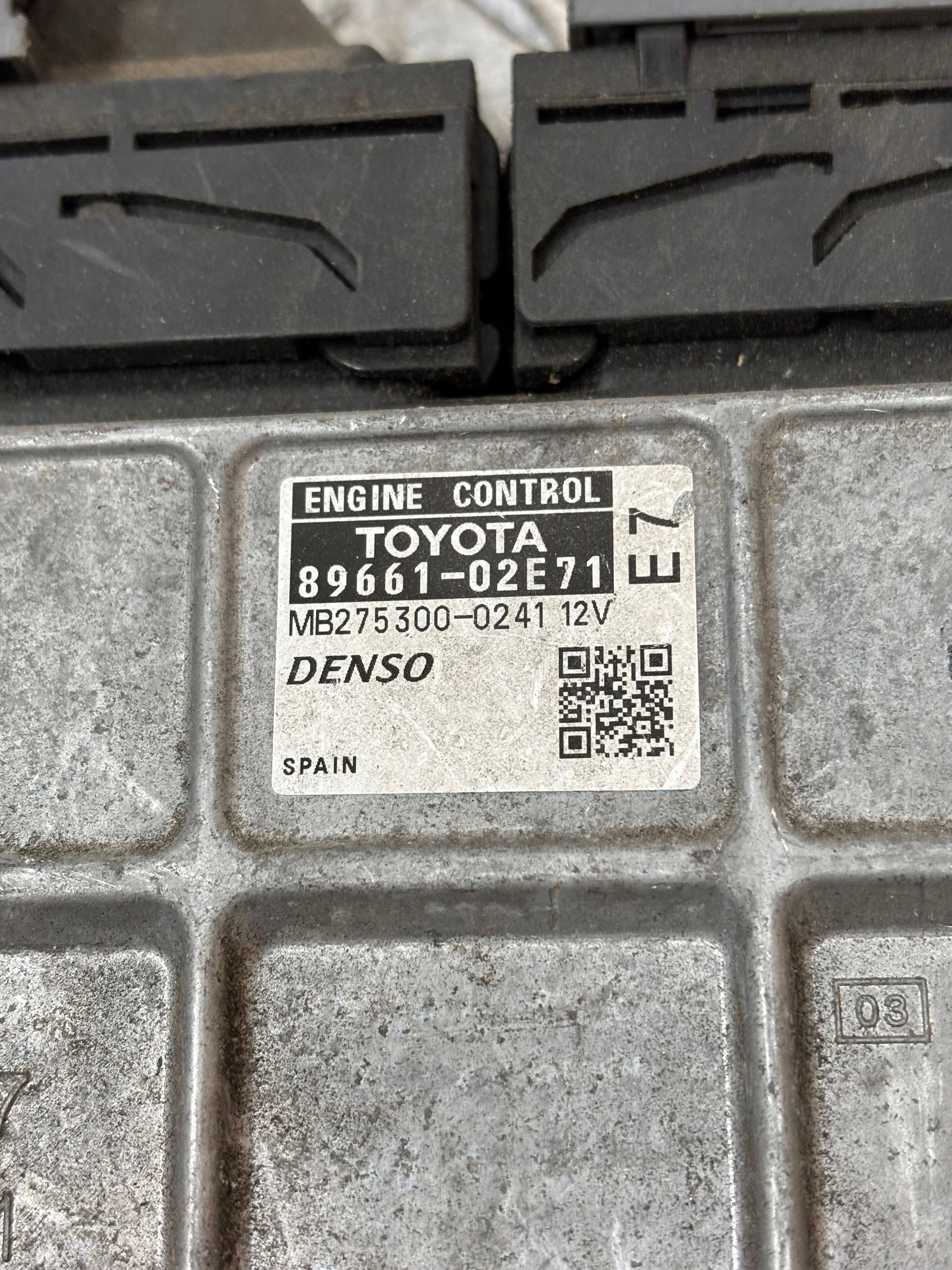 control unit of the engine 89661-02E71 1.6 TOYOTA AURIS