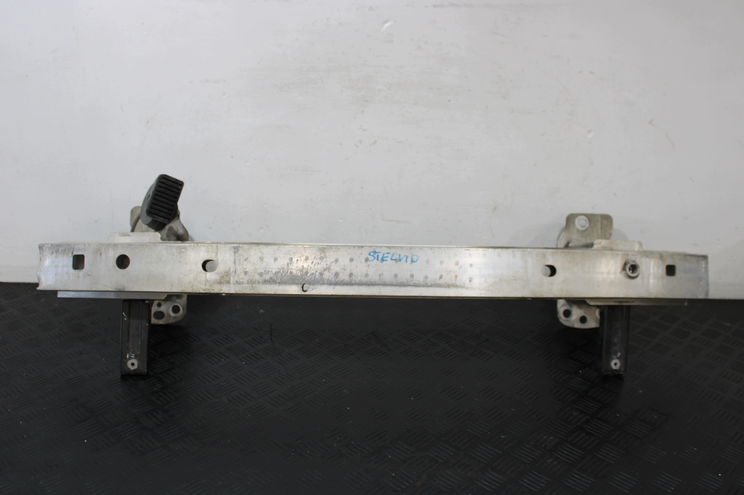 sider pillar of a bumper front ALFA ROMEO STELVIO 2019