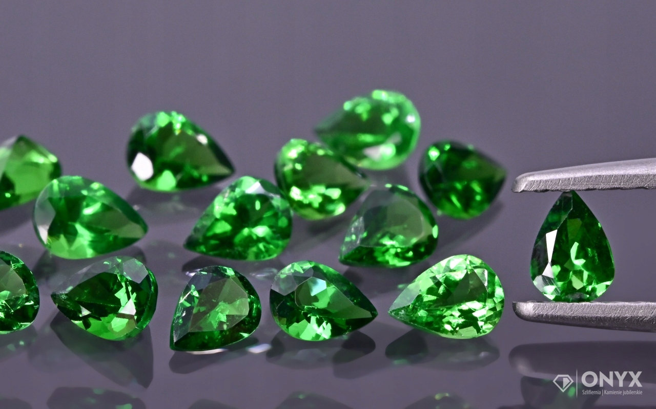 Tsavoryt fazetovaná slza 4x3 mm