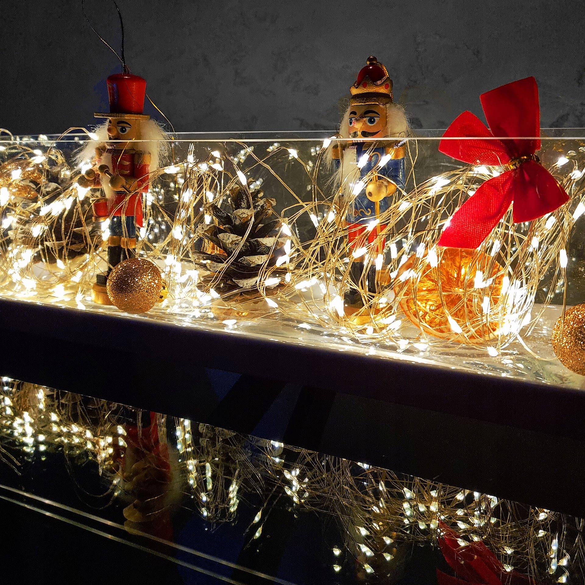 DRÓTOS FÉNYEK 20 LED ELEMES KARÁCSONYFA FÉNYEK MIKRO SZÁLAS MELEG FEHÉR Tápegység elemes