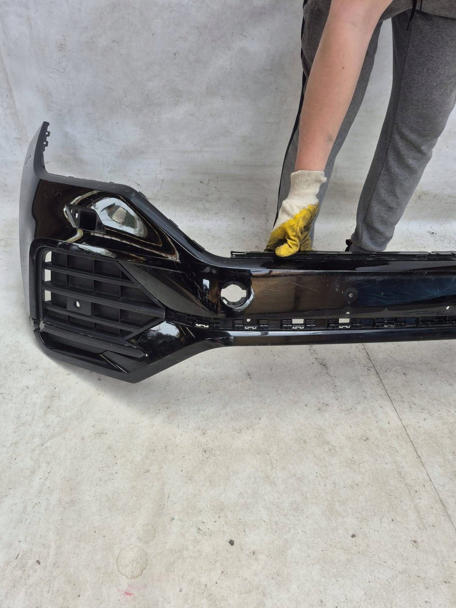 VW TOUAREG III 760 18- bumper front front SPR PDC 760807221E