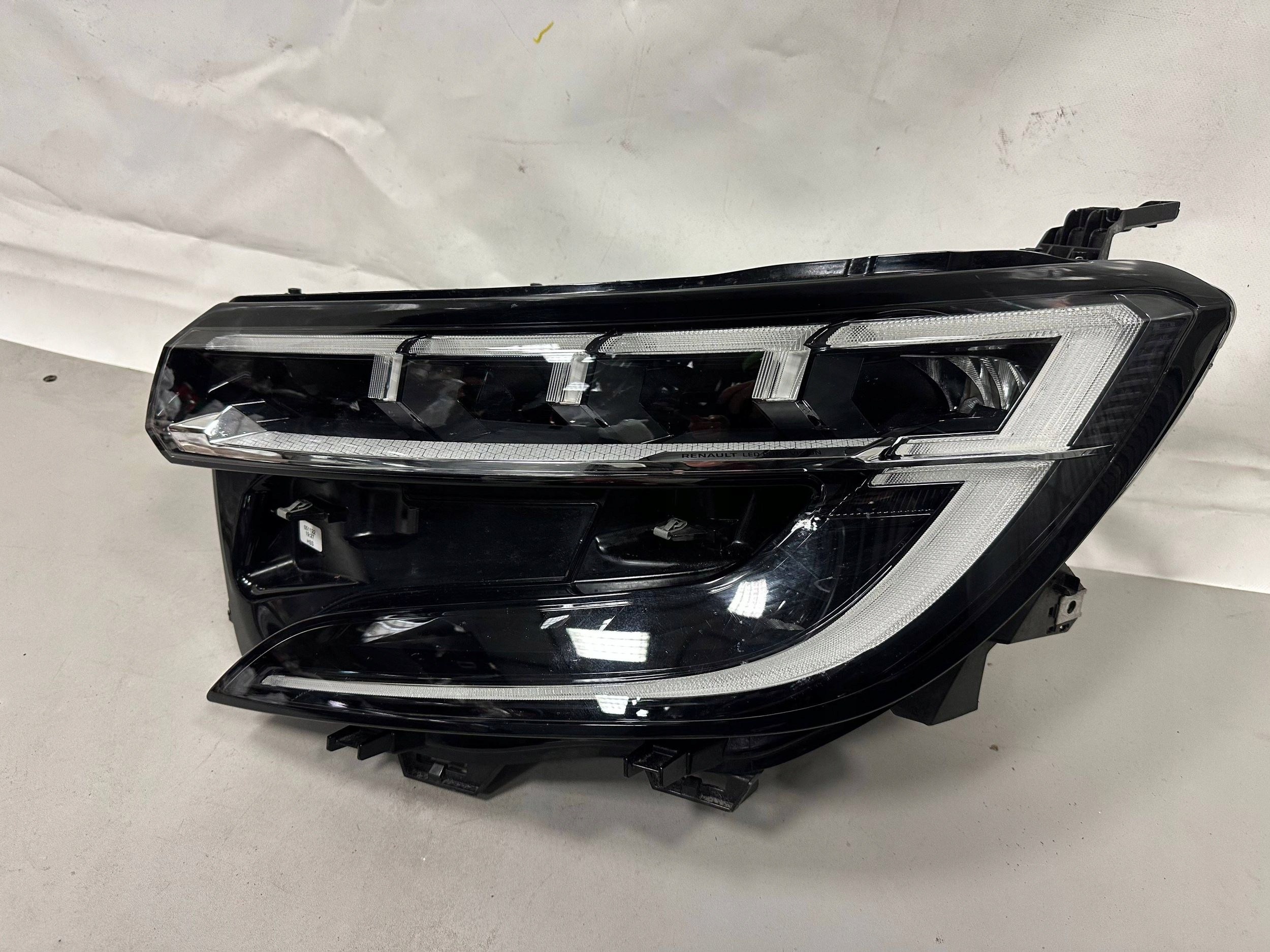 RENAULT AUSTRAL light front side left FULL LED 260606388R