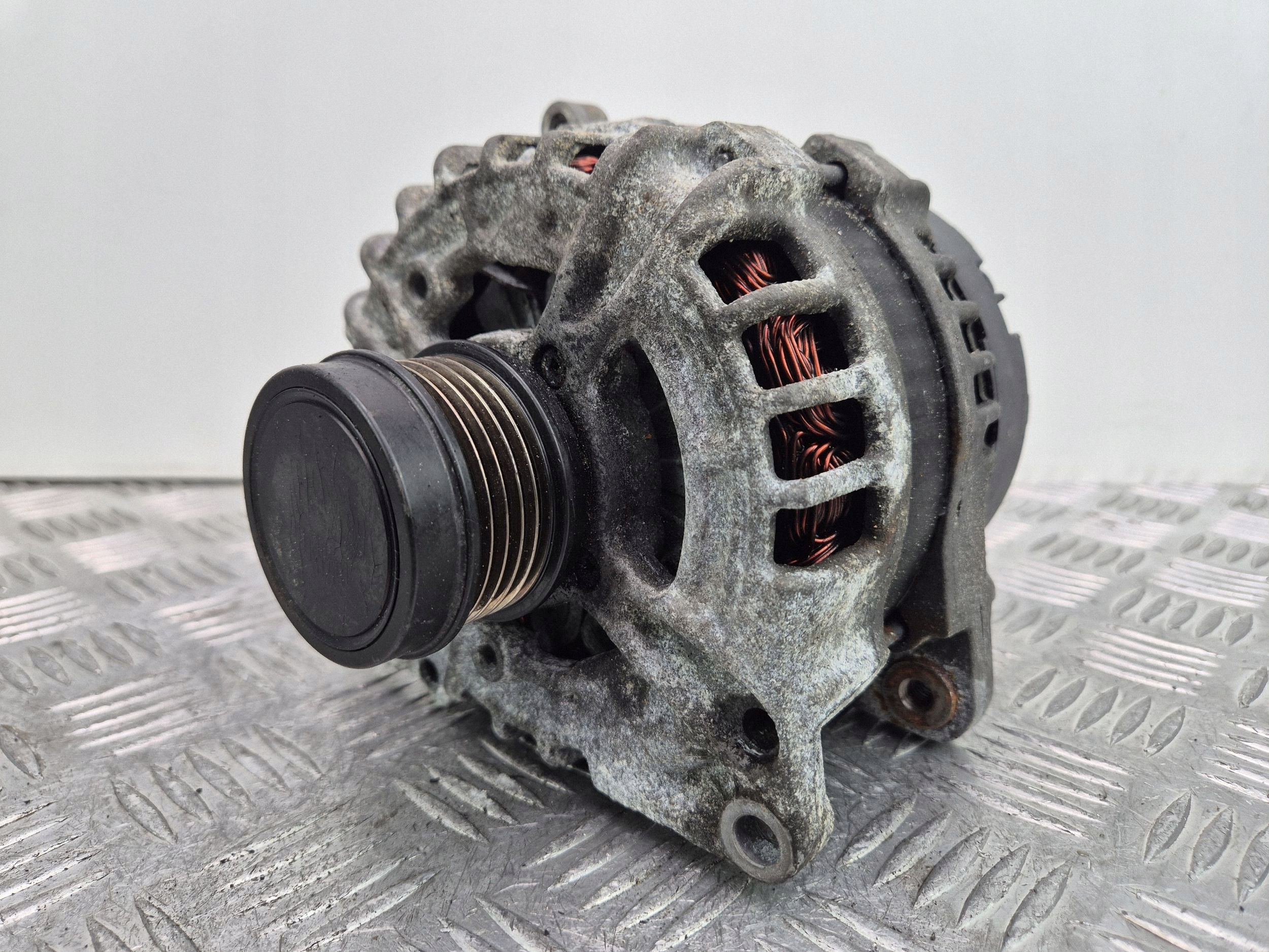 Mercedes A220 W176 Alternator A0009061903