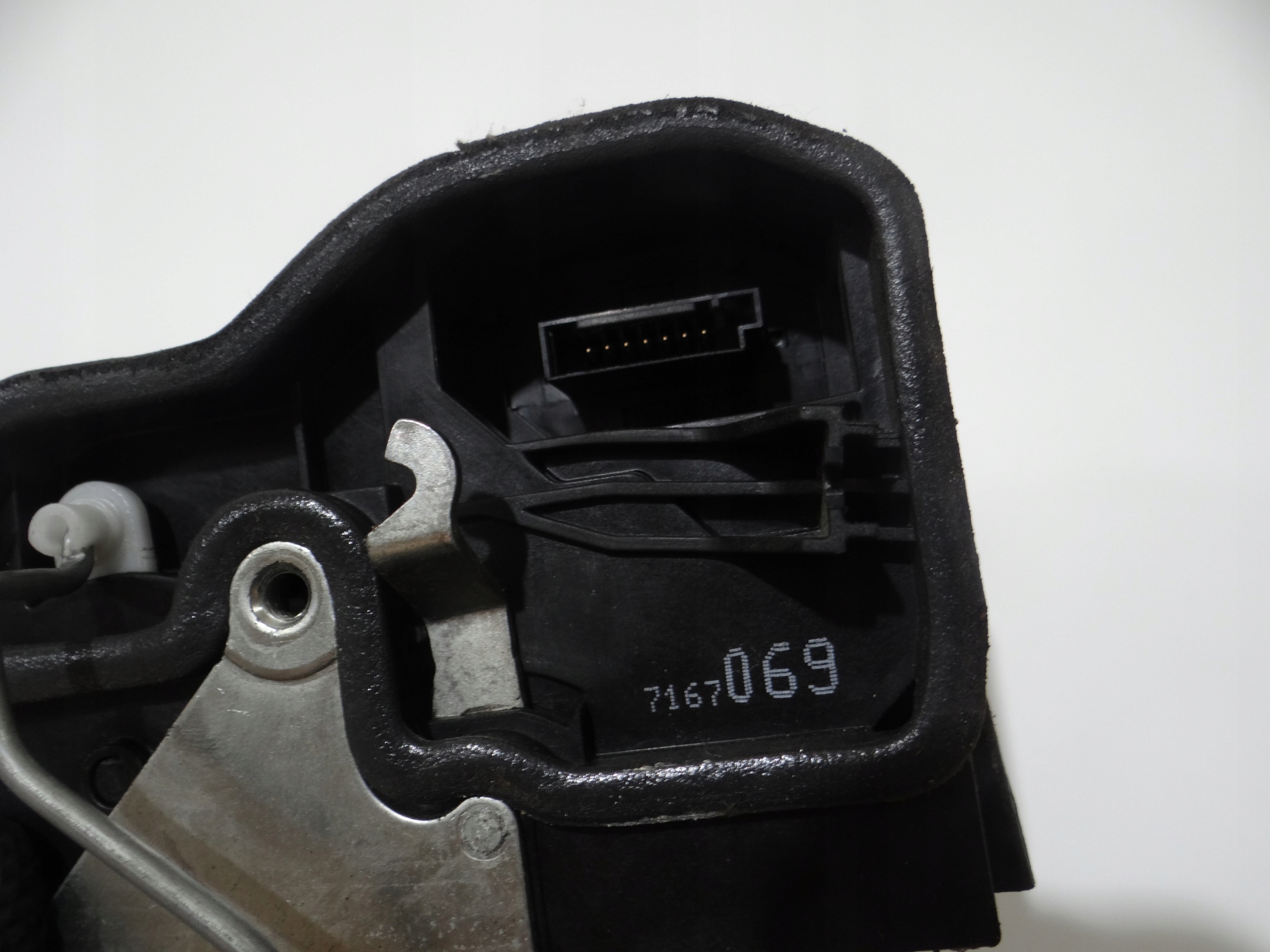 lock door left rear part BMW E60 7 PIN 7167069
