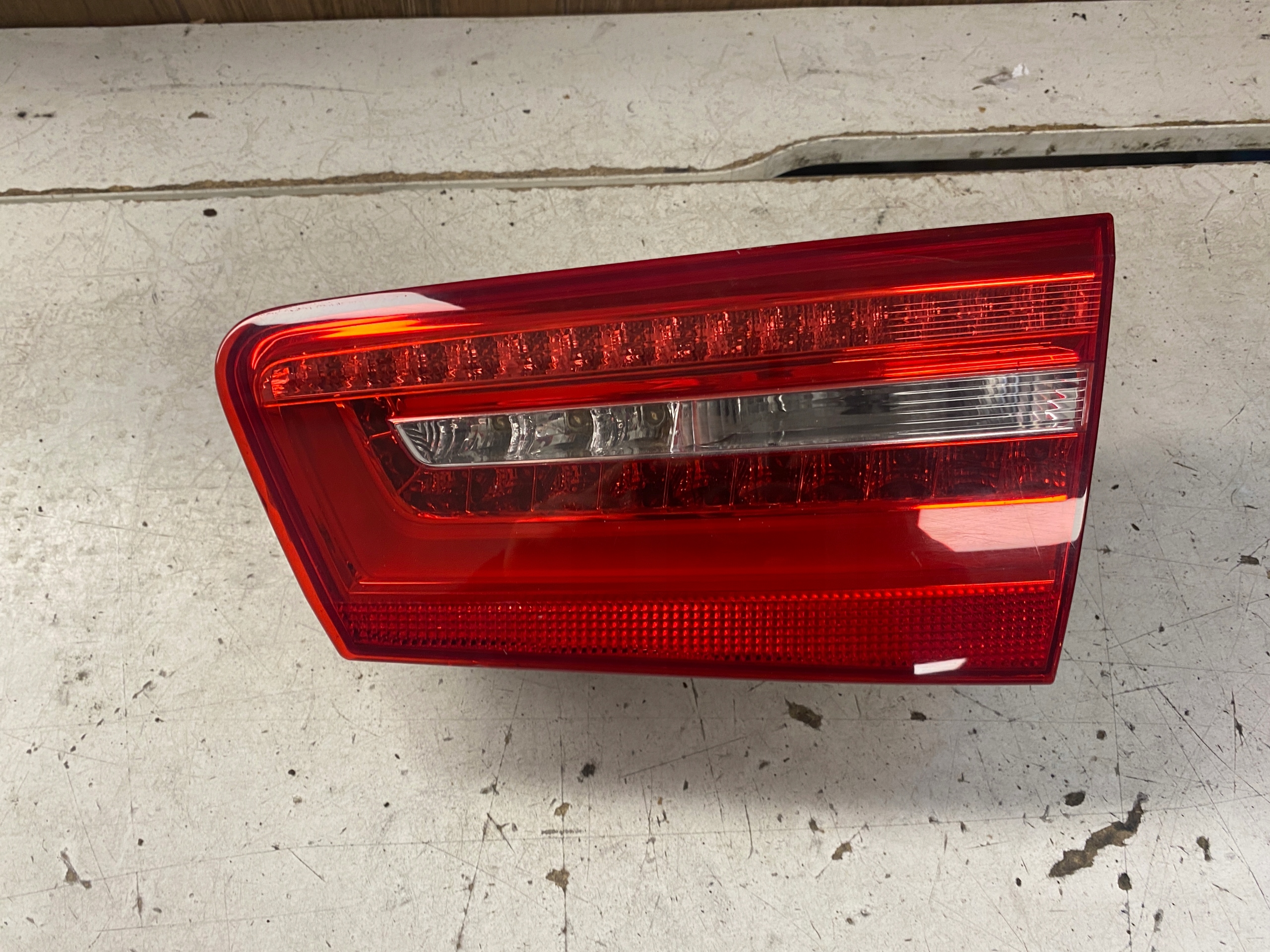 Audi A6c7kombi Фара Задняя Права В двери багажника Led 11-14