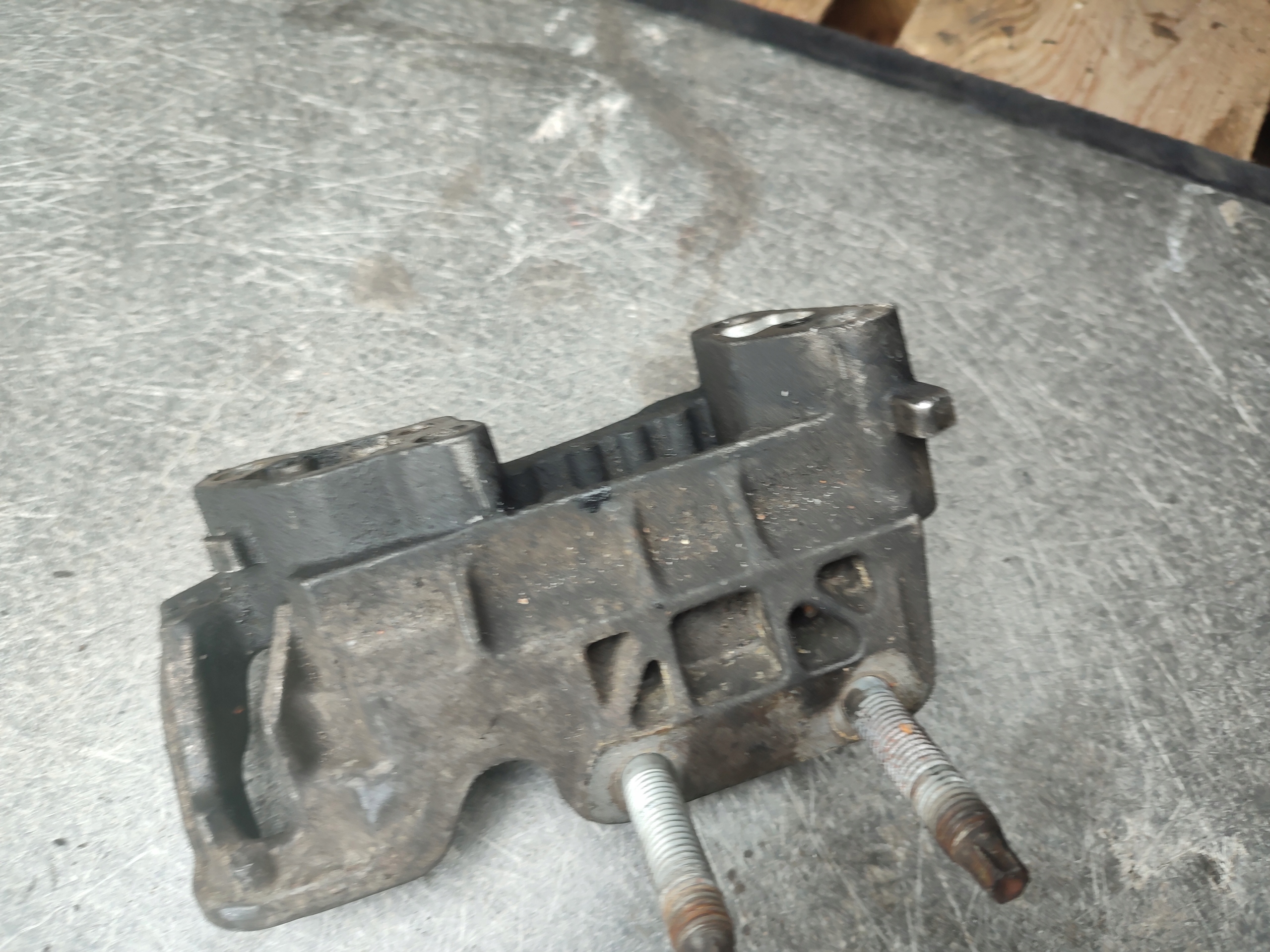 engine mount Ford Volvo Mazda 3M51-6030-AE