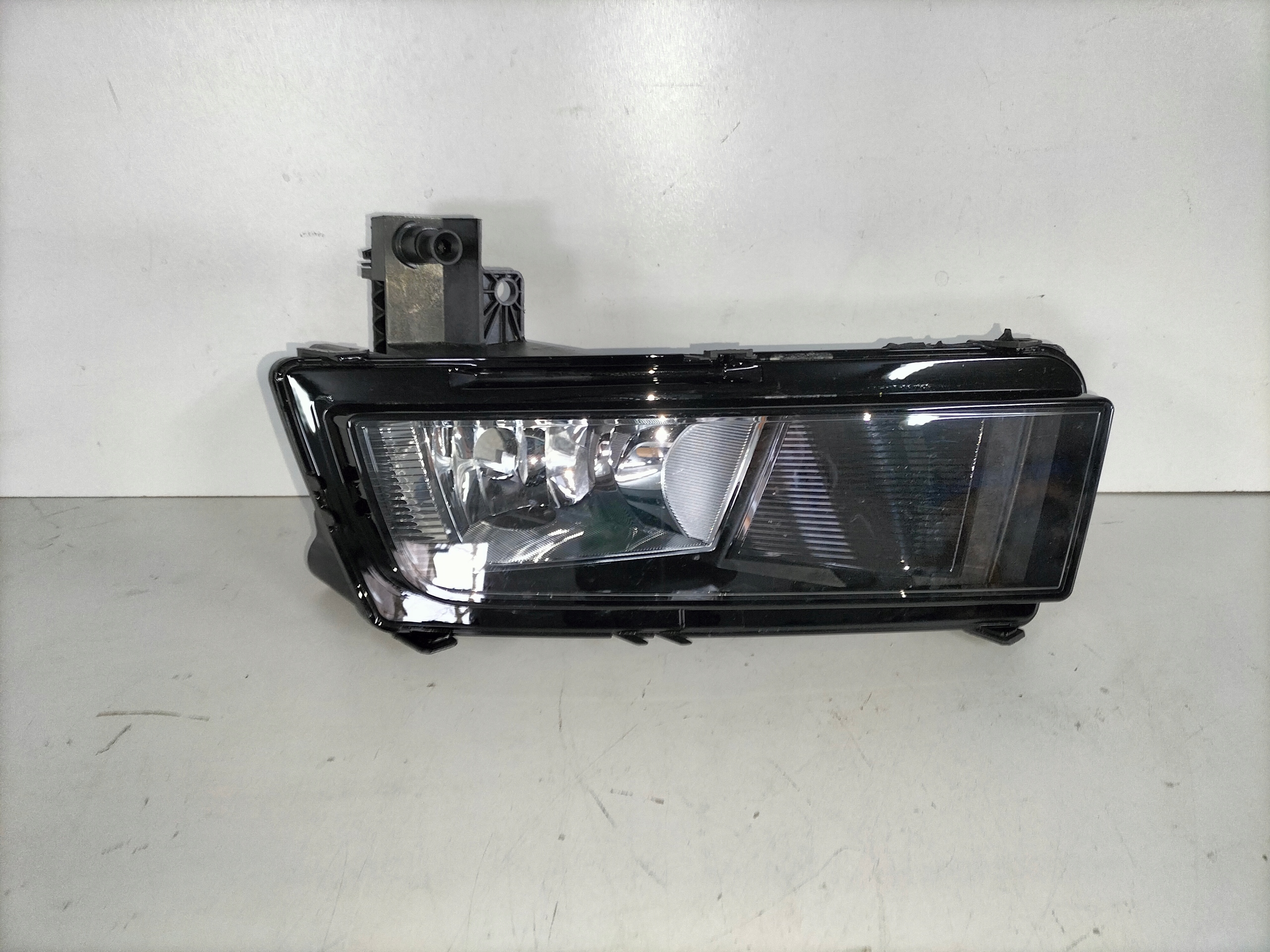 fog light light left VW TOURAN III 15