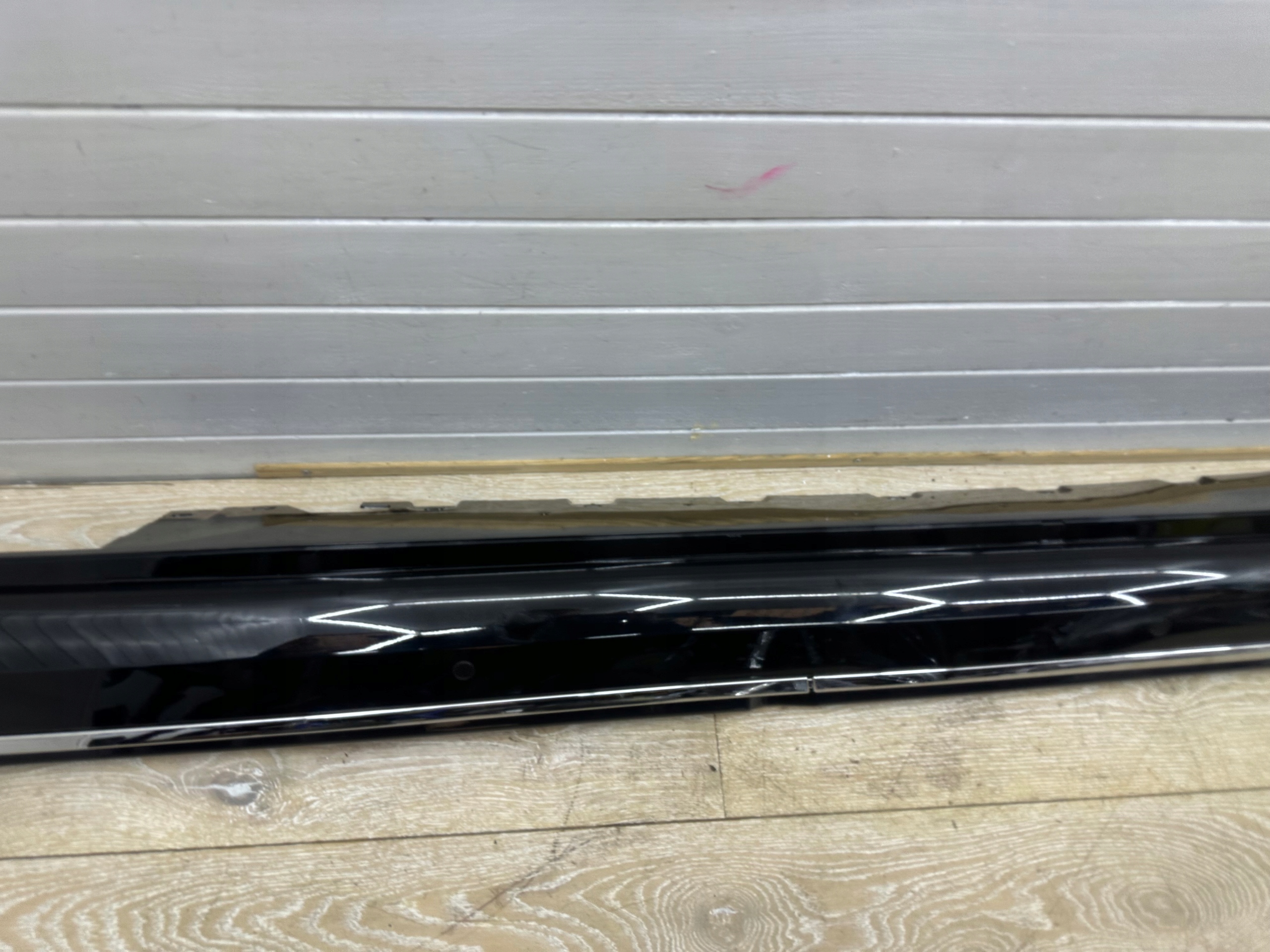 moulding threshold left BMW 7 G70 i7 Electryk E Drive 22