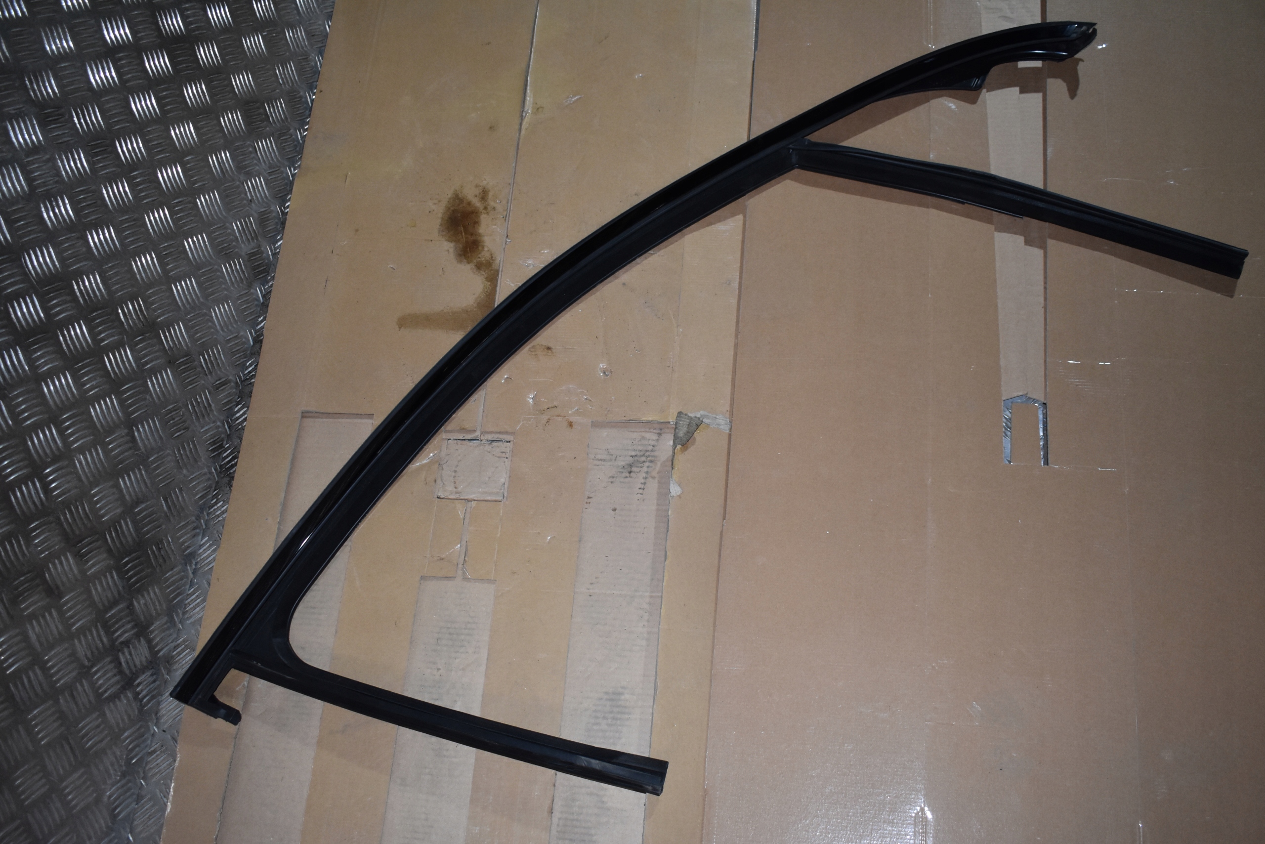 IDEALNA gasket door front right MERCEDES C167 COUPE 1