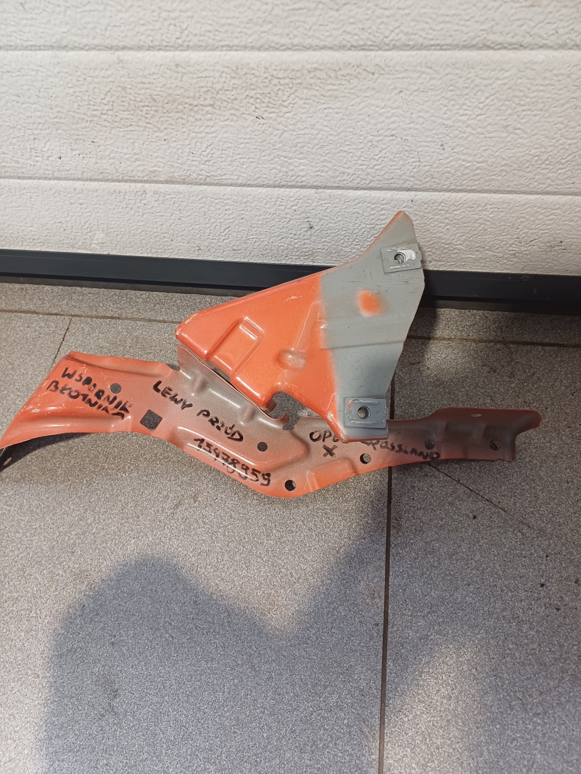 console of a fender left front front OPEL CROSSLAND X 13478959