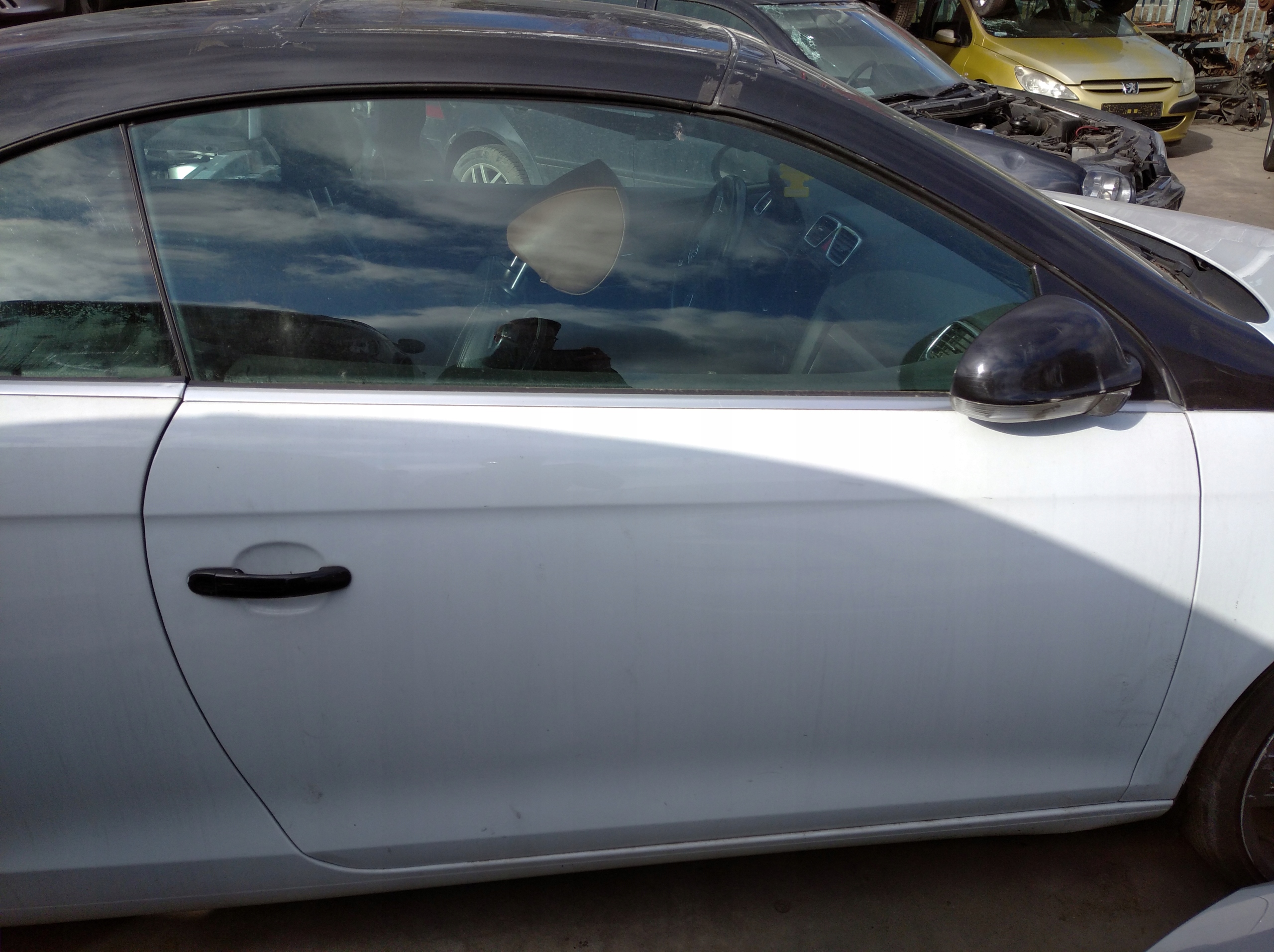 VOLKSWAGEN EOS 1F dveře předek pravé BIALE