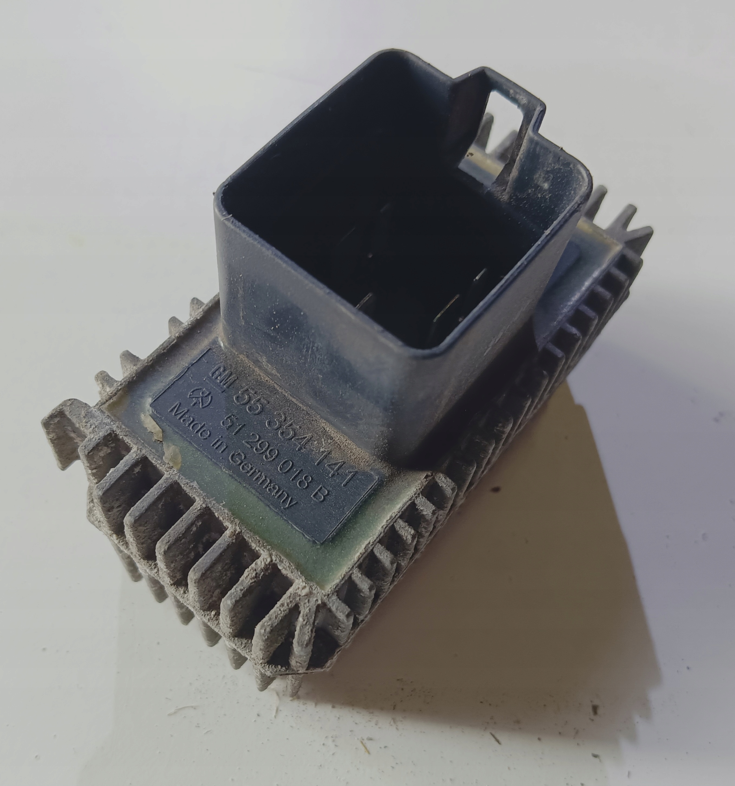 relay opel Zafira b astra h 55364141