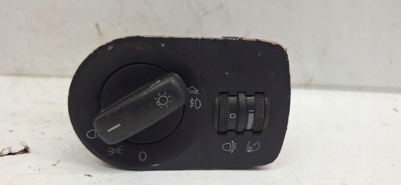 Interrupteur commande phares feux AUDI A3 8P 8P2941531J