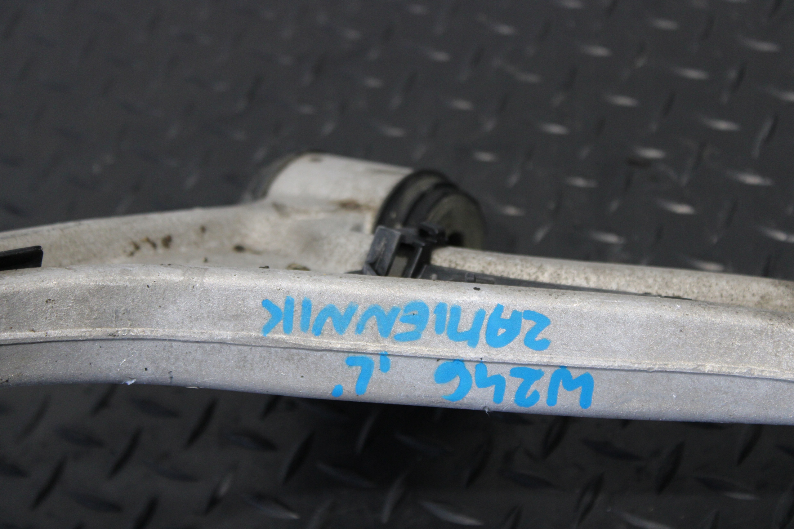 arm left front replacement MERCEDES B-class W246 LIFT