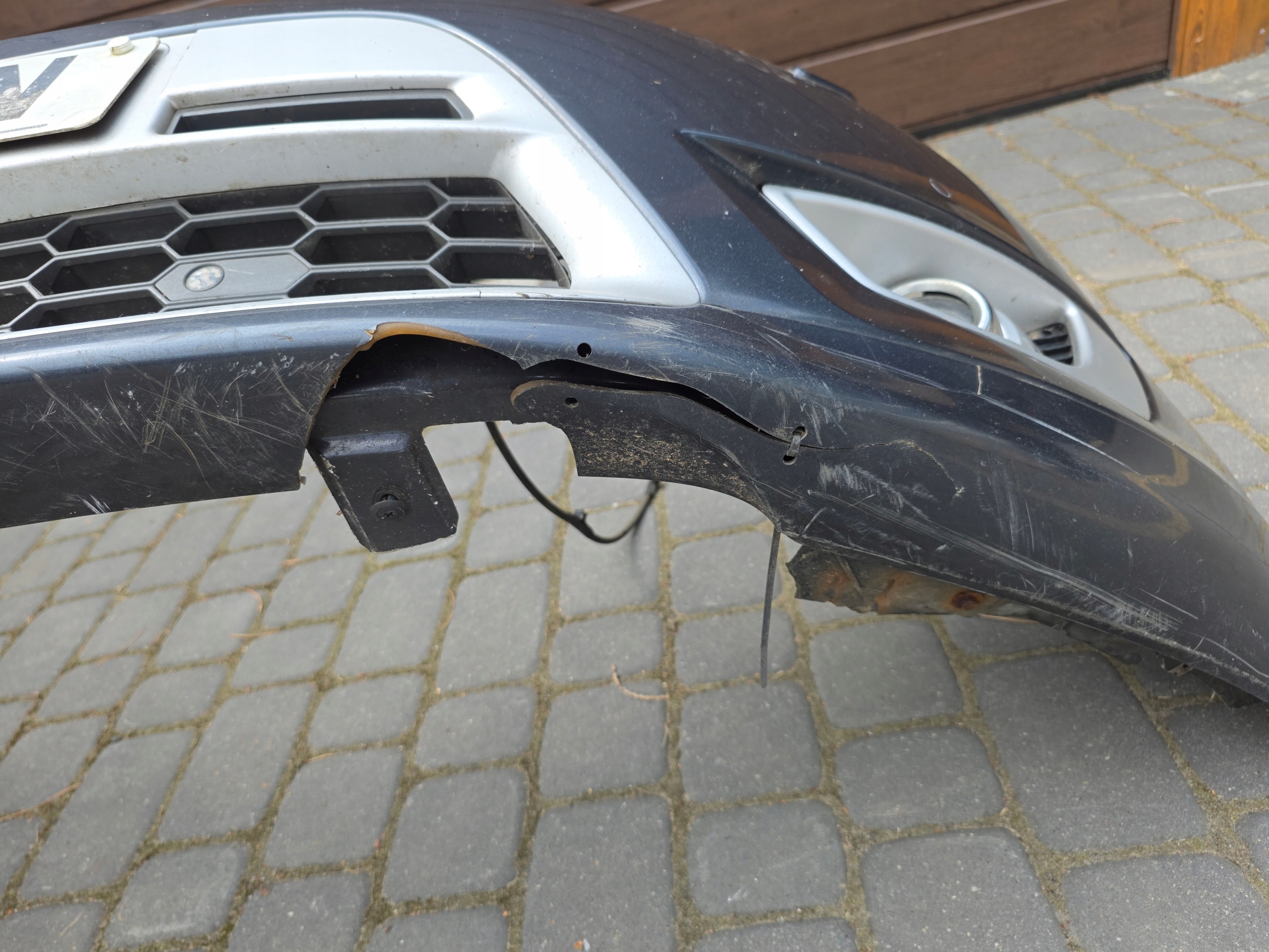 Ford Mondeo IV mk4 front bumper front Titanium S ST xenon grid pdc