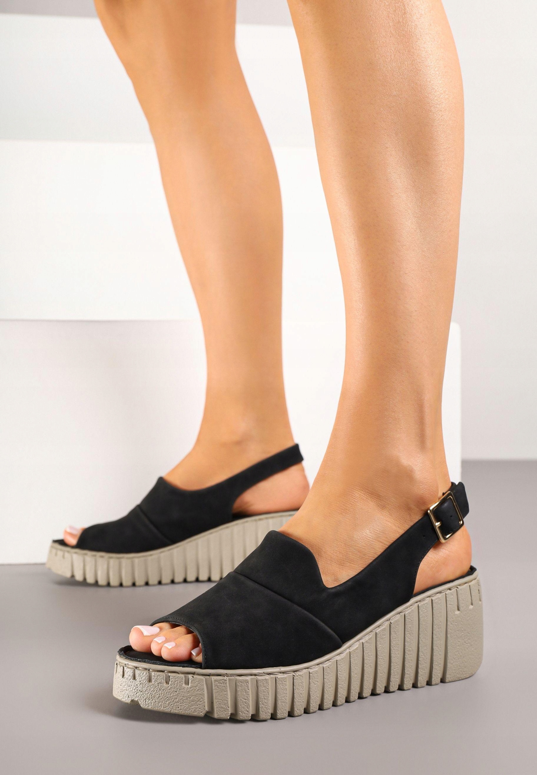 Born2Be Černé dámské sandály 36 Casual