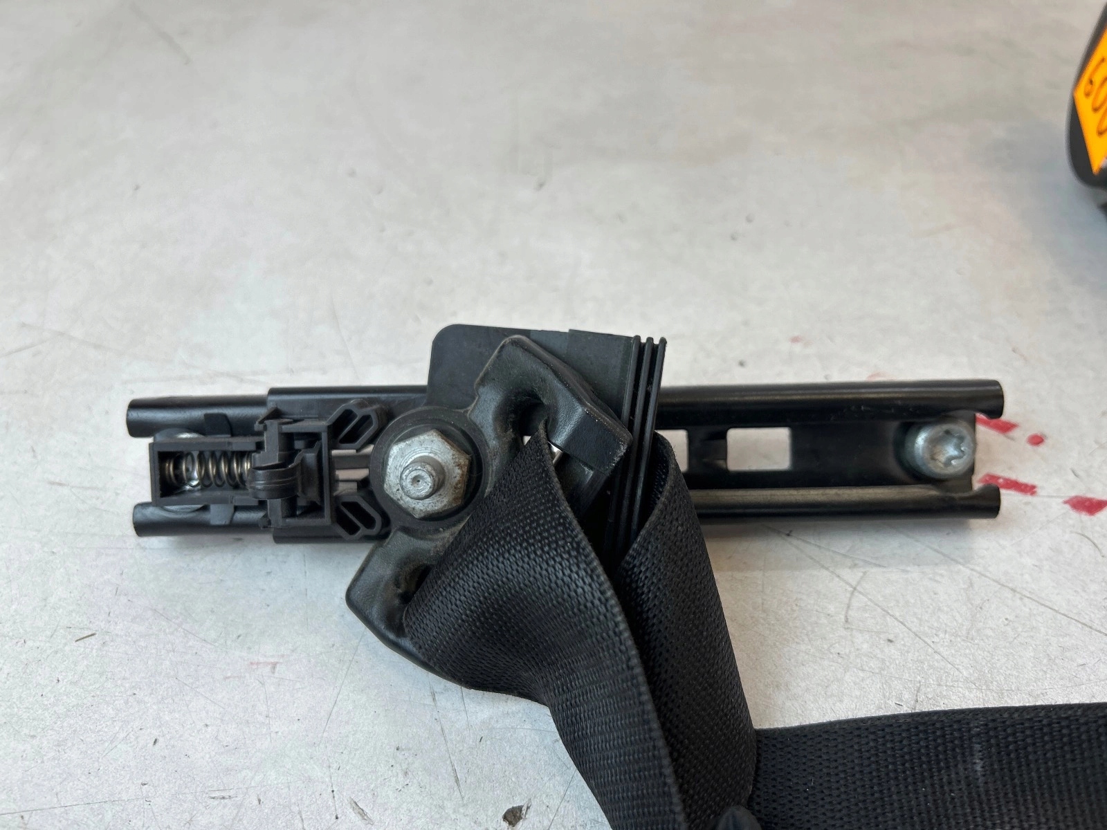 tension belt safety front front right Mercedes Sprinter W906 Crafter and