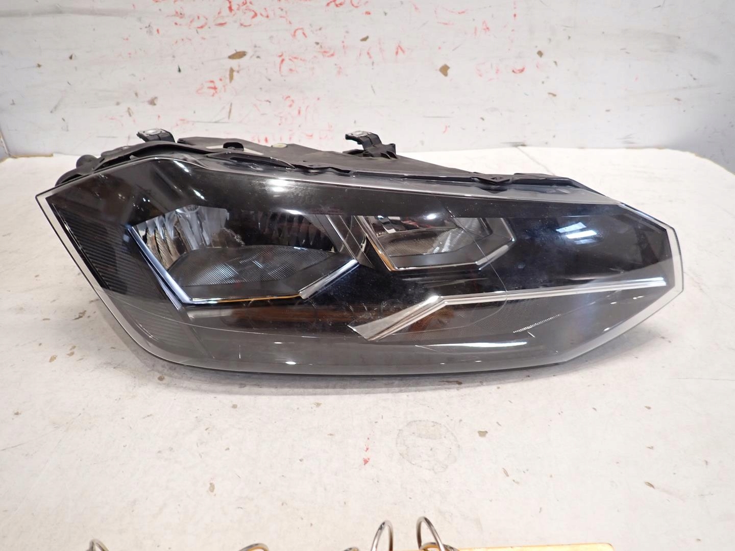 light front front right VW POLO VI 2017- 2G1941006