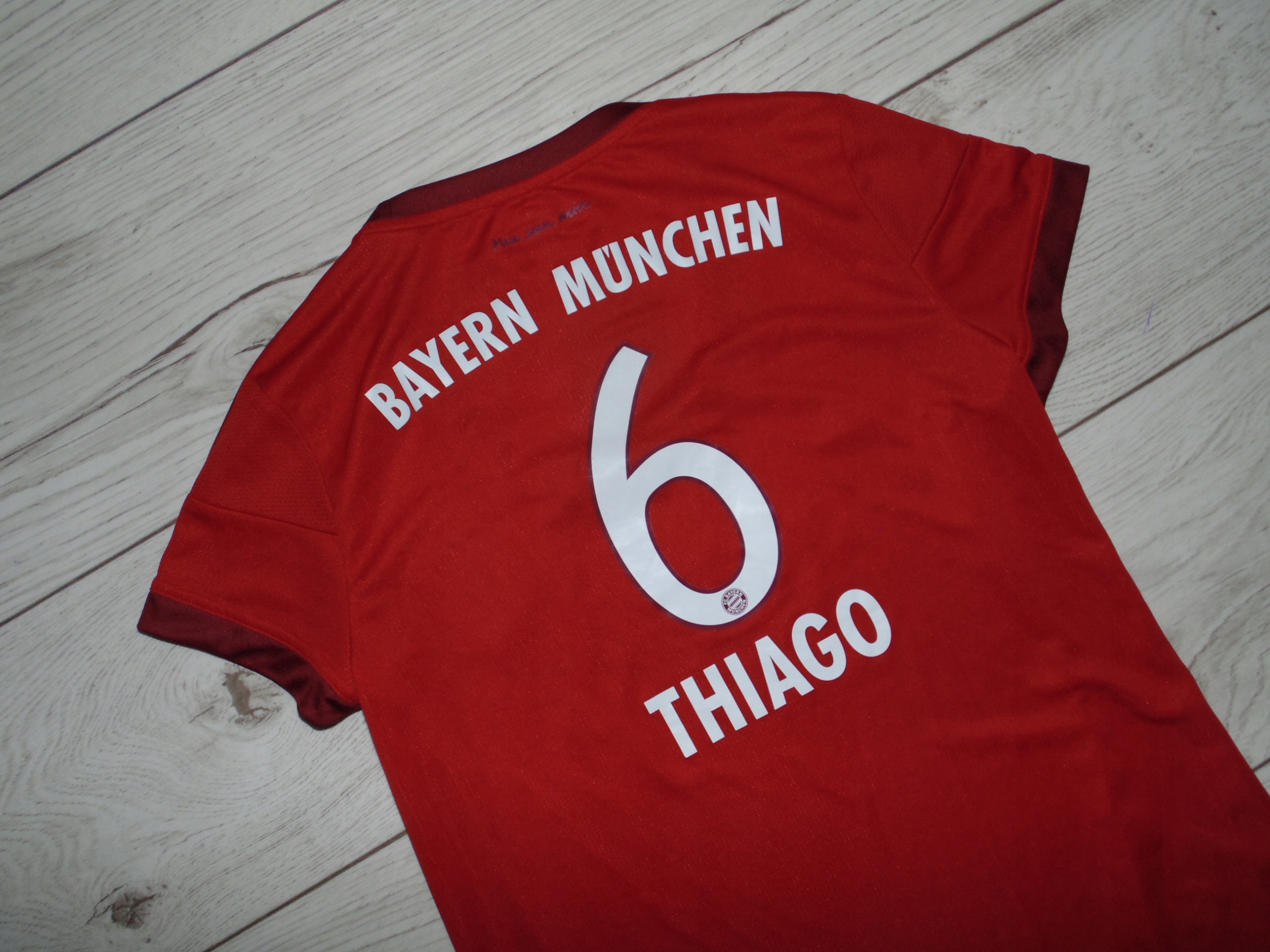 Adidas Bayern Monachium Koszulka Thiago r. M / L Drużyna Bayern Monachium