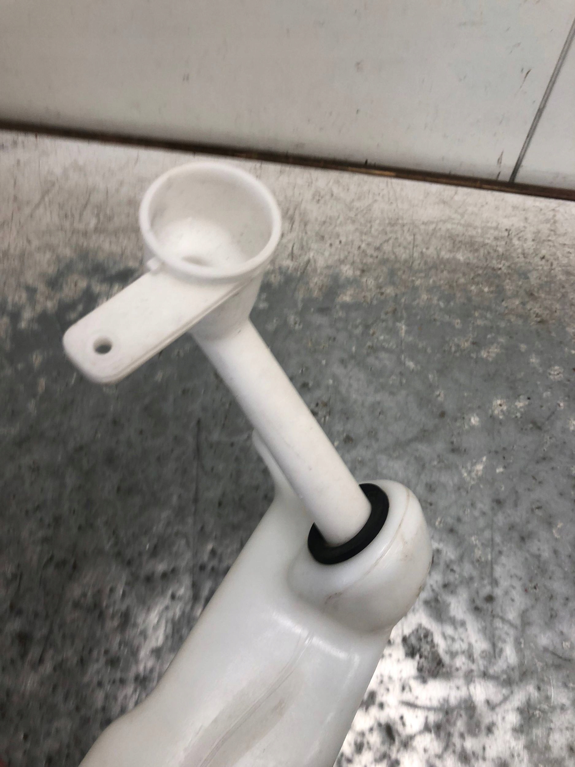 washer fluid tank VW AMAROK 2H0955453