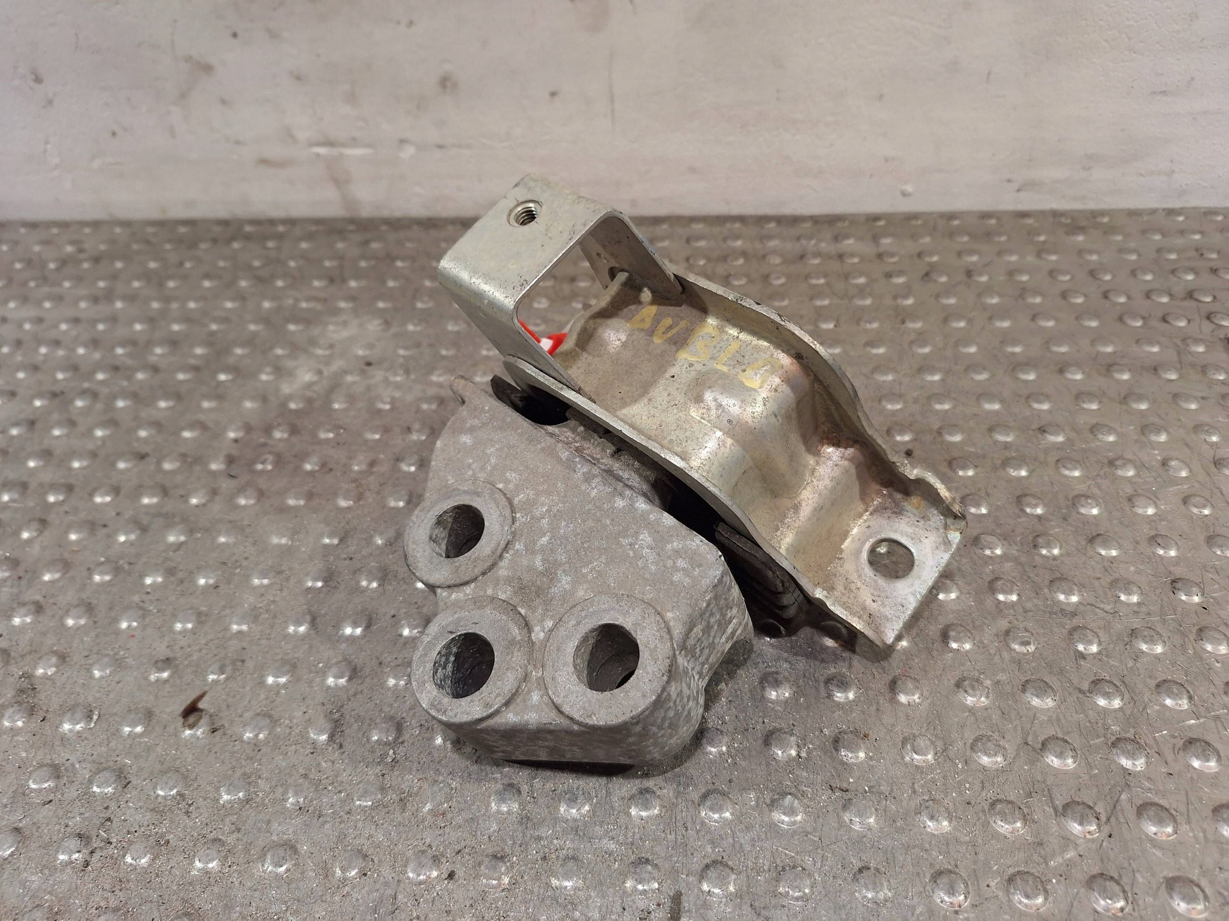 holder engine mount 52099762 OPEL COMBO D DOBLO II 1.6 MJET 10